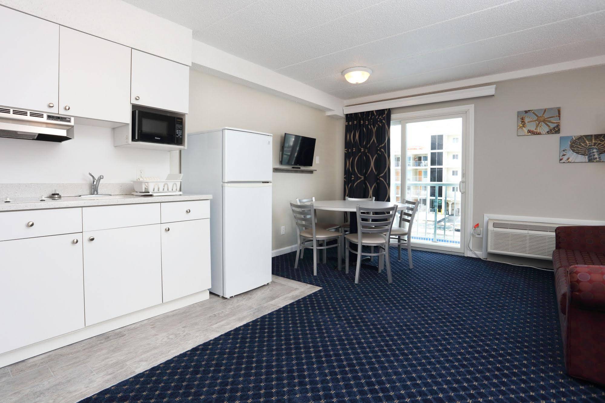 Adventurer Oceanfront Inn