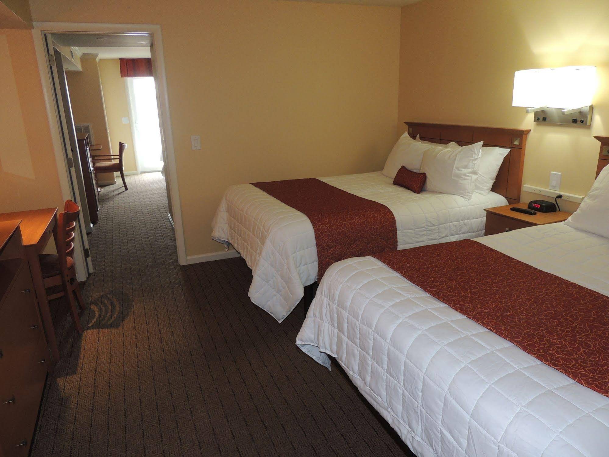 Fleur De Lis Beach Motel