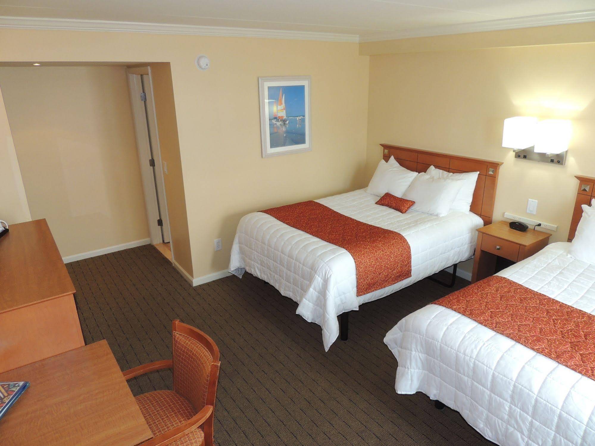 Fleur De Lis Beach Motel