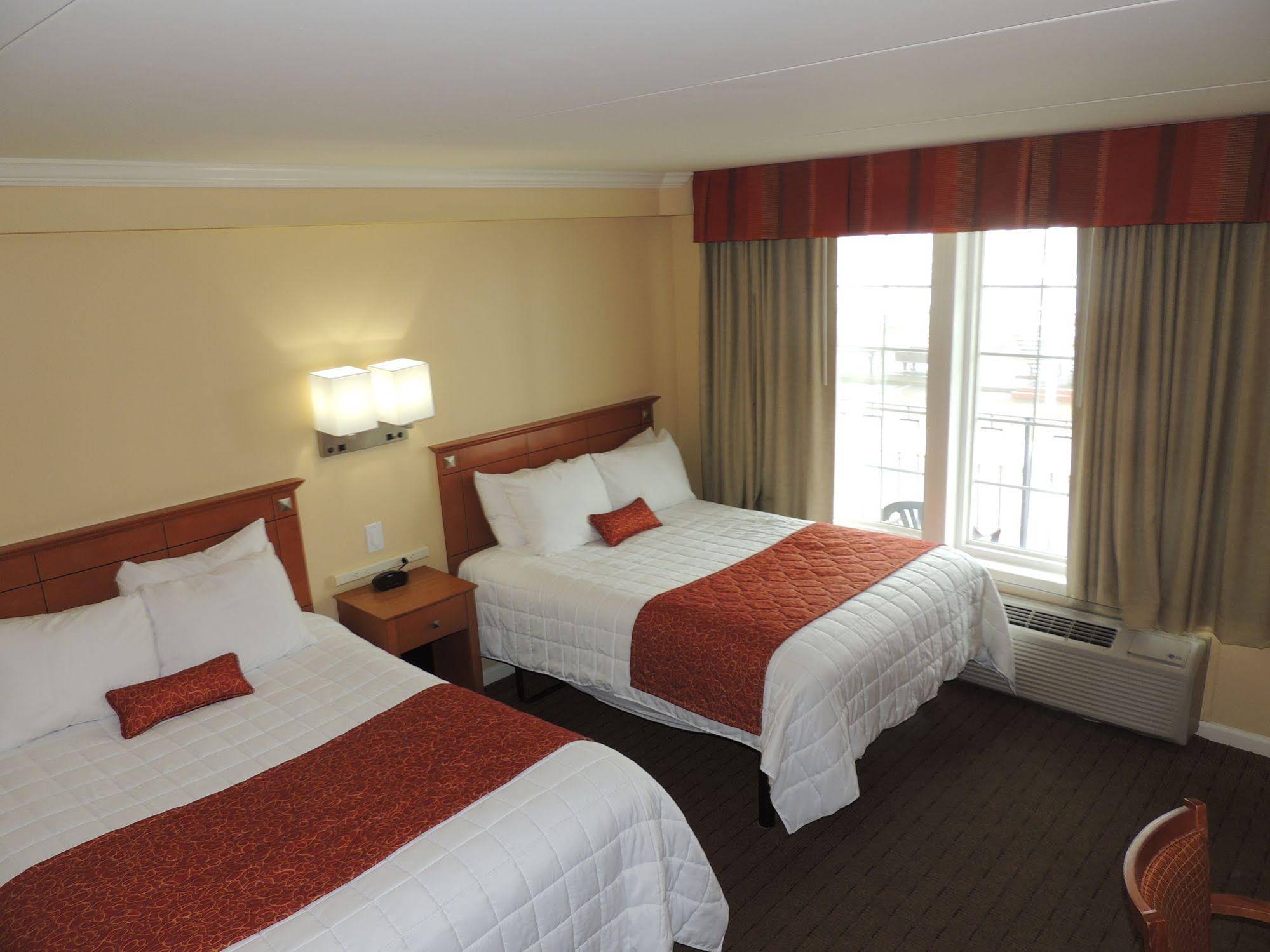 Fleur De Lis Beach Motel