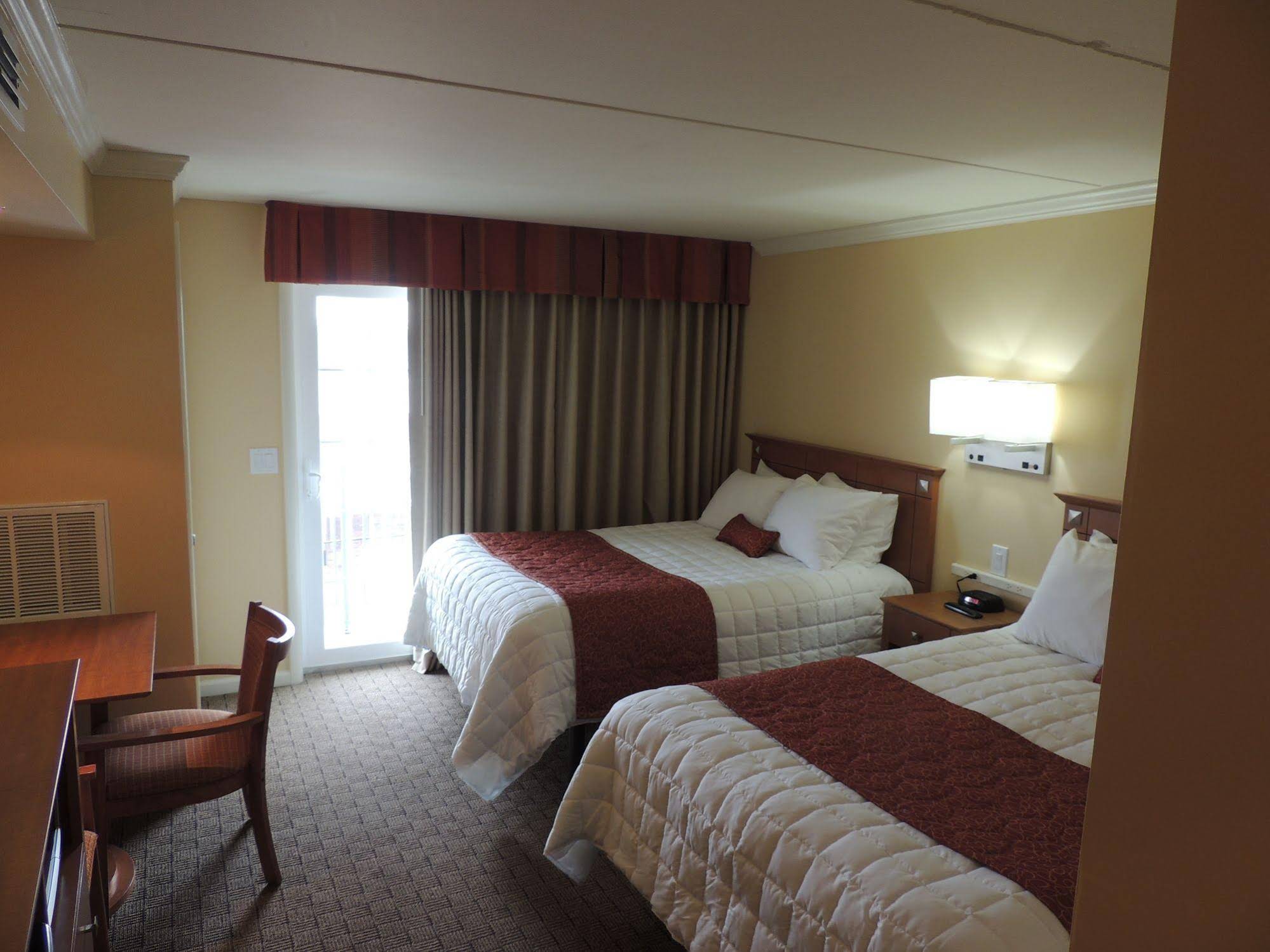 Fleur De Lis Beach Motel