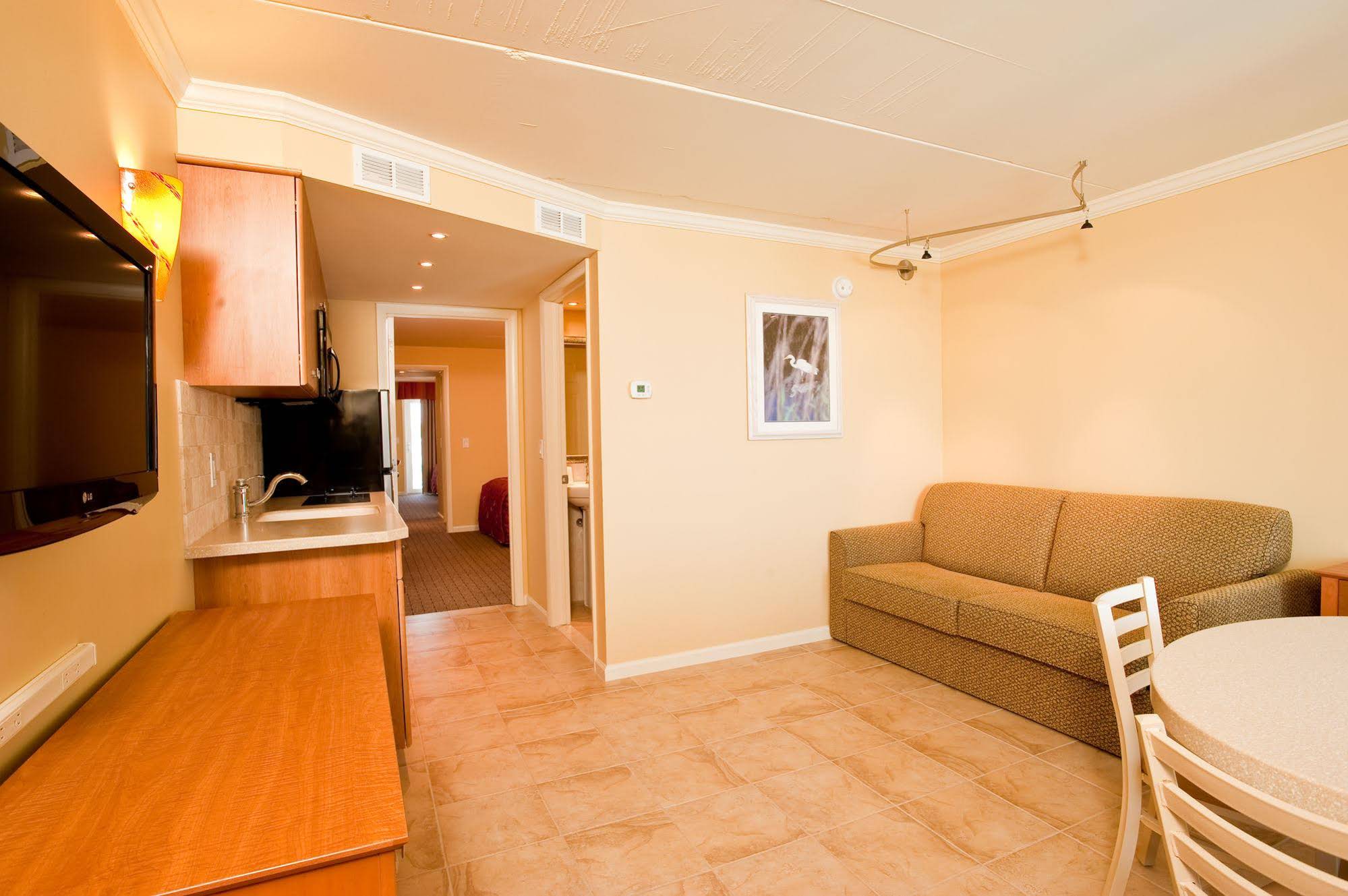 Fleur De Lis Beach Motel