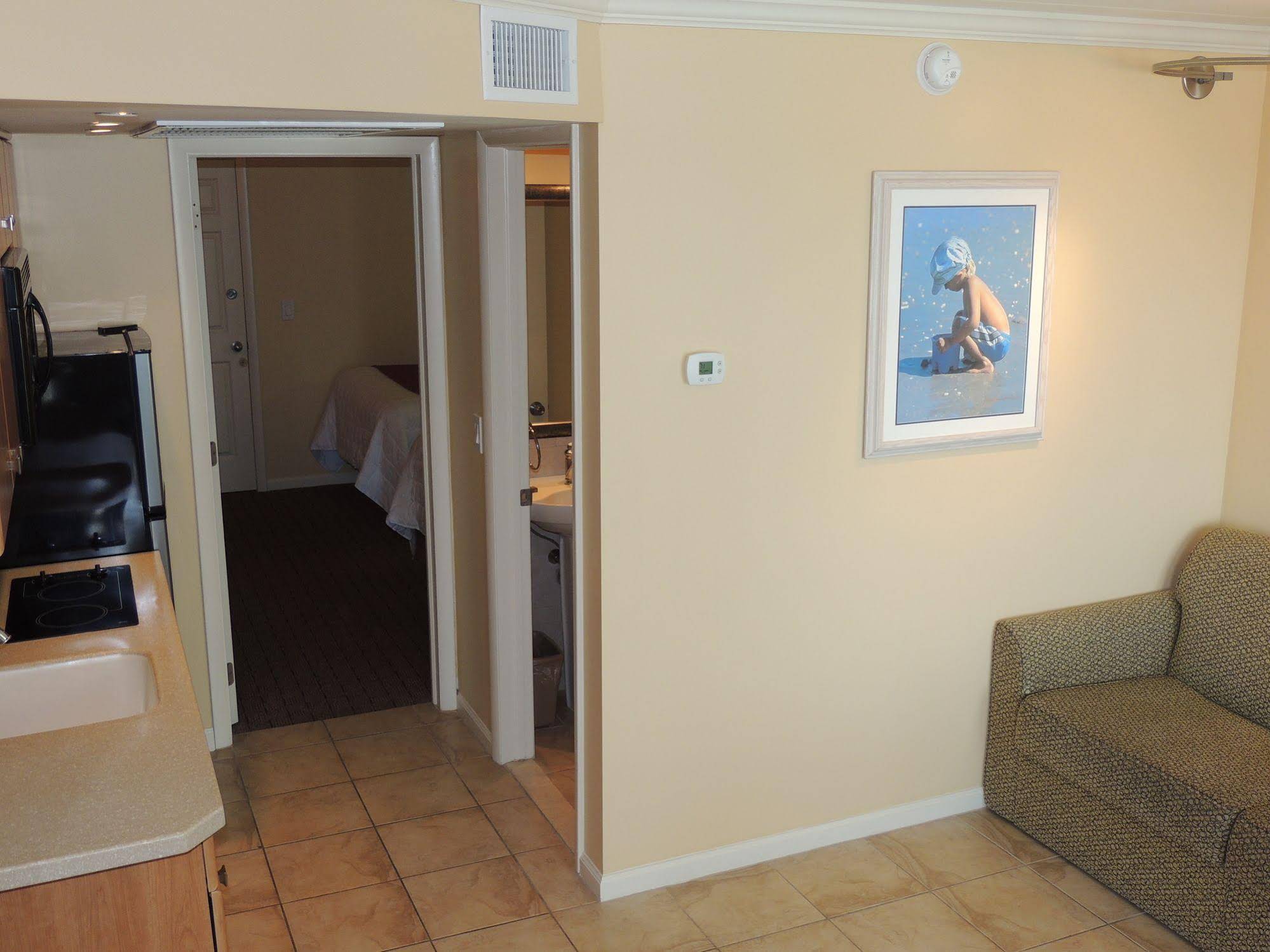 Fleur De Lis Beach Motel