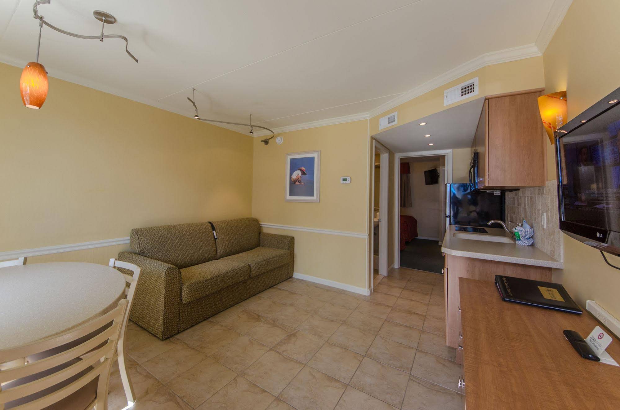 Fleur De Lis Beach Motel