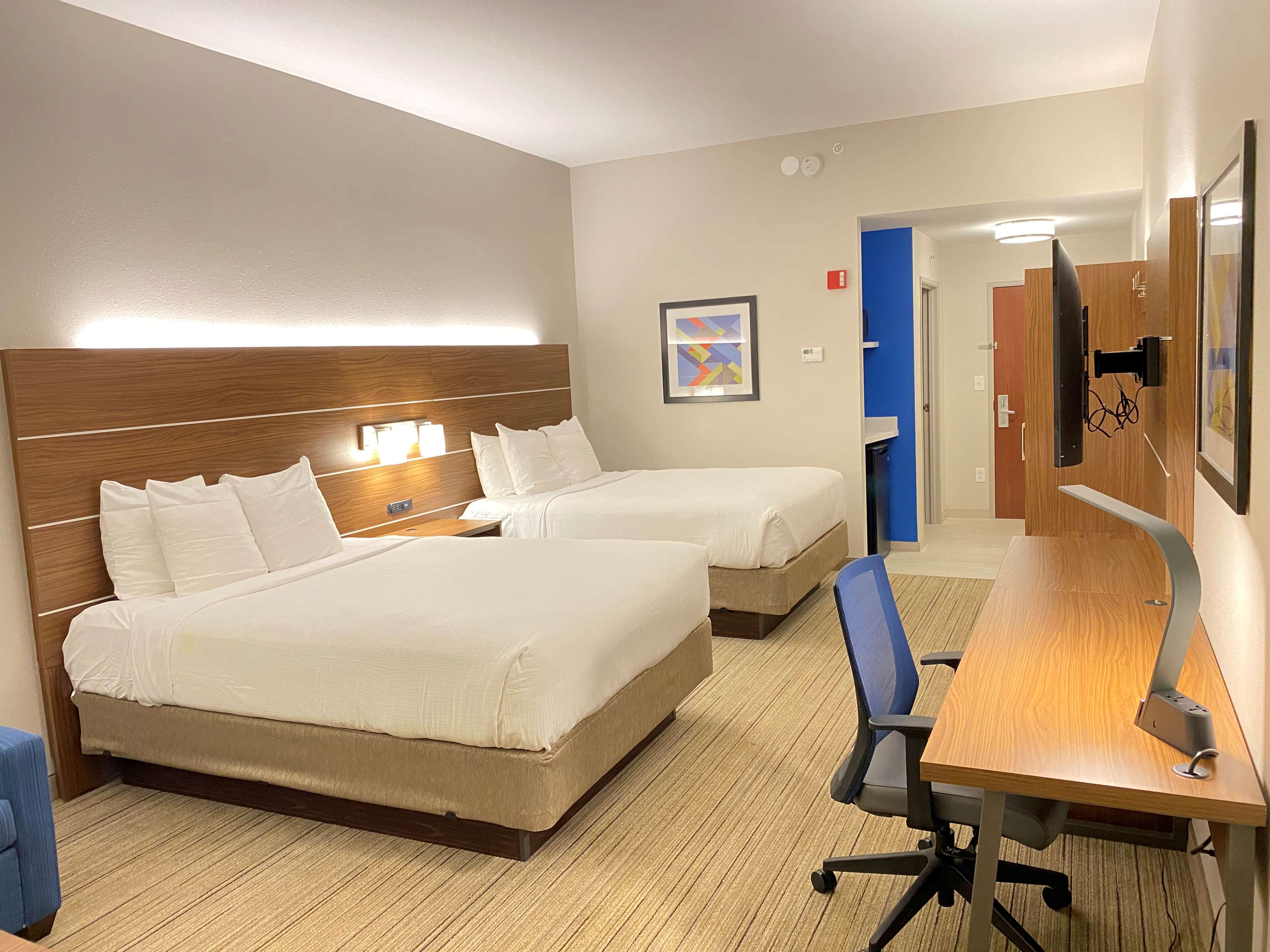 Holiday Inn Express & Suites Williamstown - Glassboro