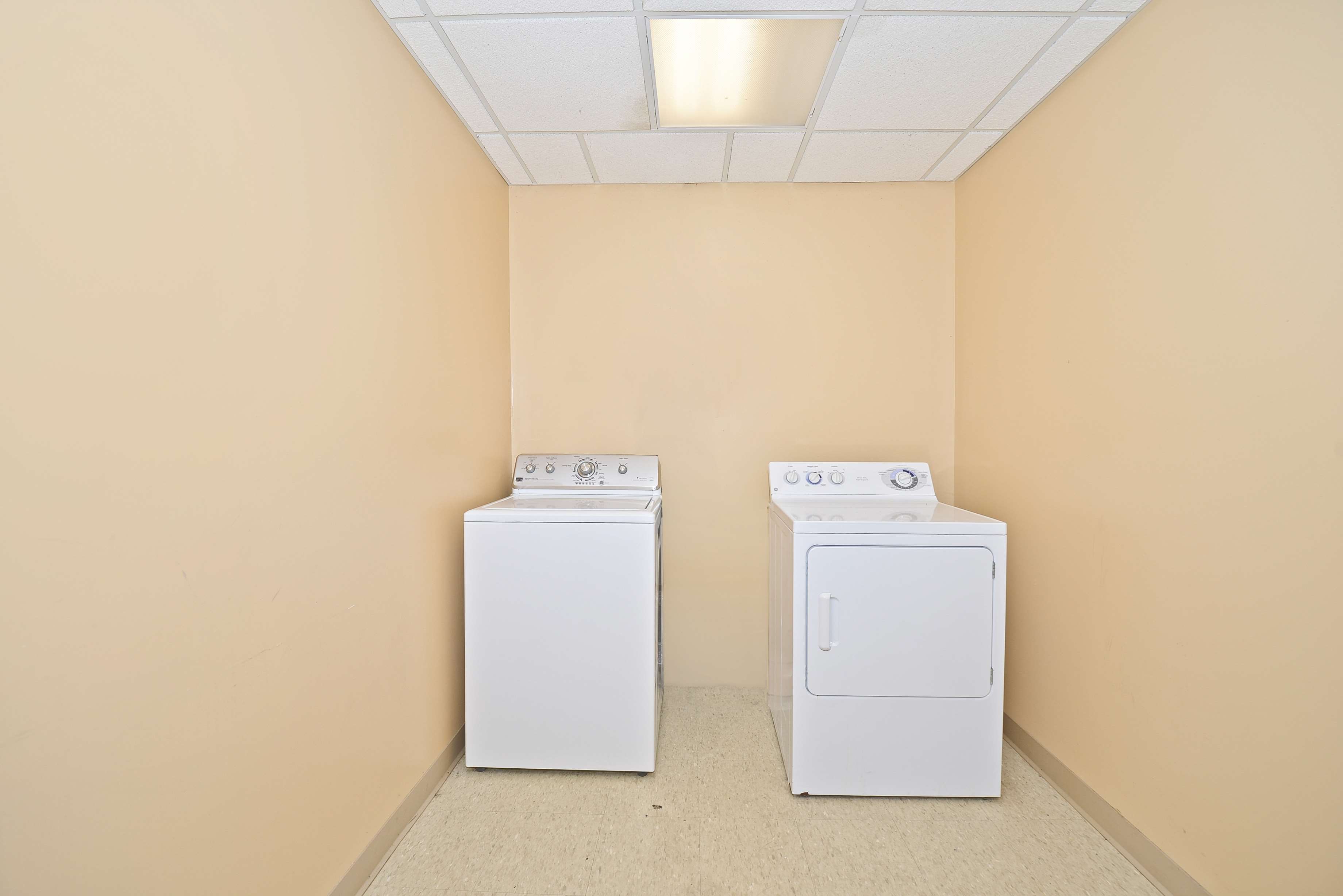Holiday Inn Express & Suites Williamstown - Glassboro