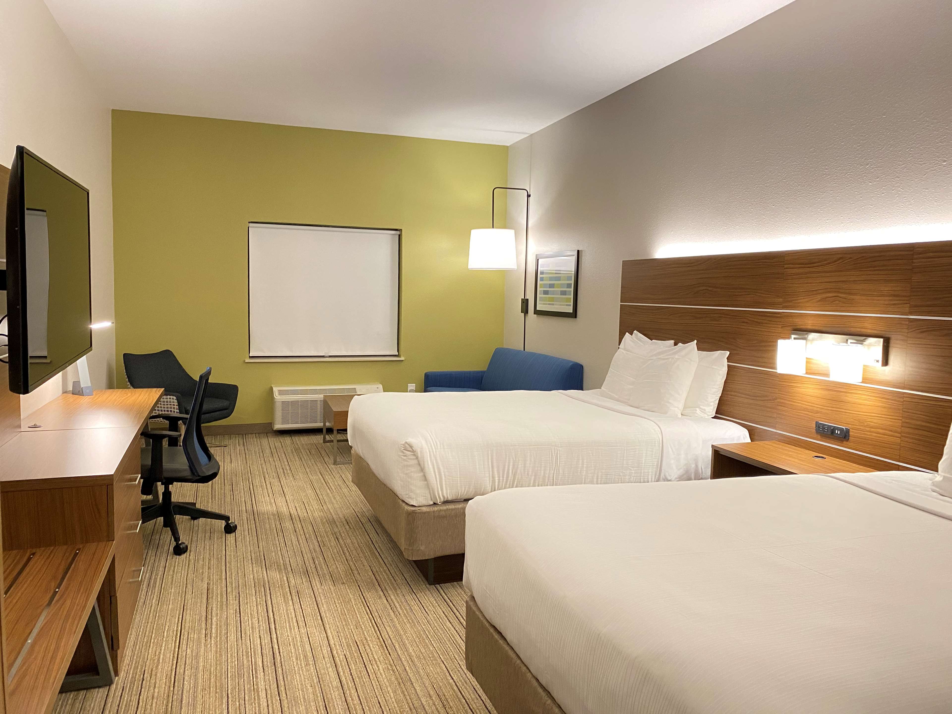 Holiday Inn Express & Suites Williamstown - Glassboro