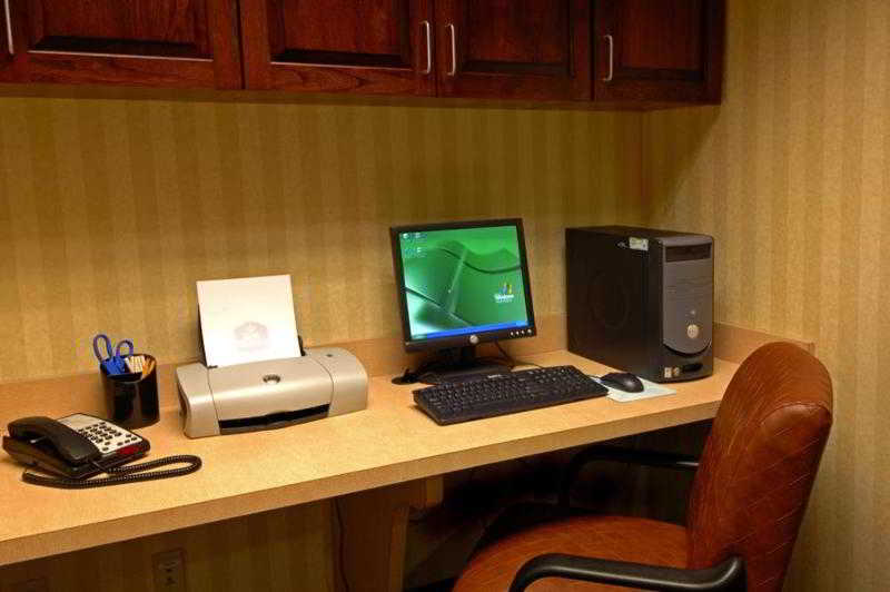 Holiday Inn Express & Suites Williamstown - Glassboro