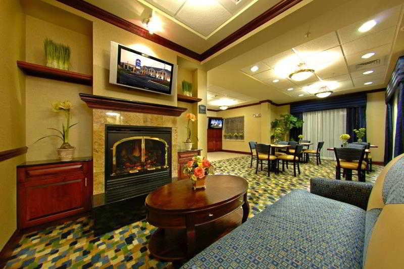 Holiday Inn Express & Suites Williamstown - Glassboro