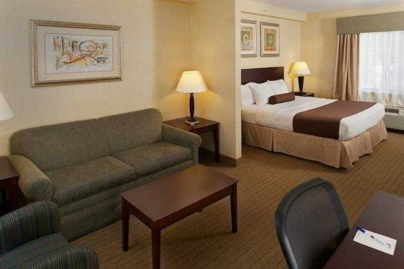 Holiday Inn Express & Suites Williamstown - Glassboro