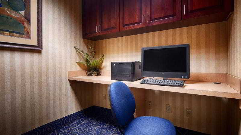Holiday Inn Express & Suites Williamstown - Glassboro