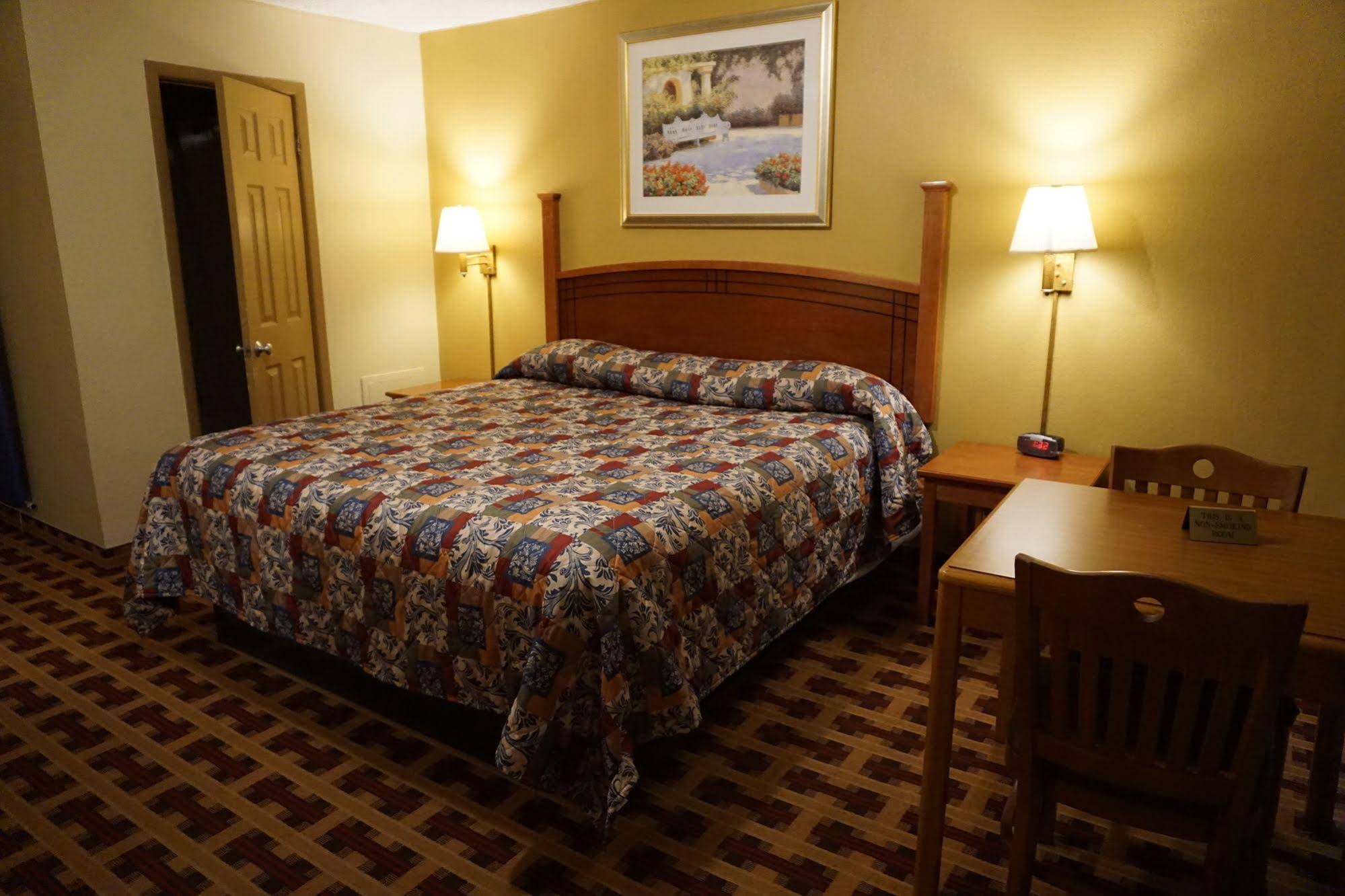 Lodge Inn Wrightstown