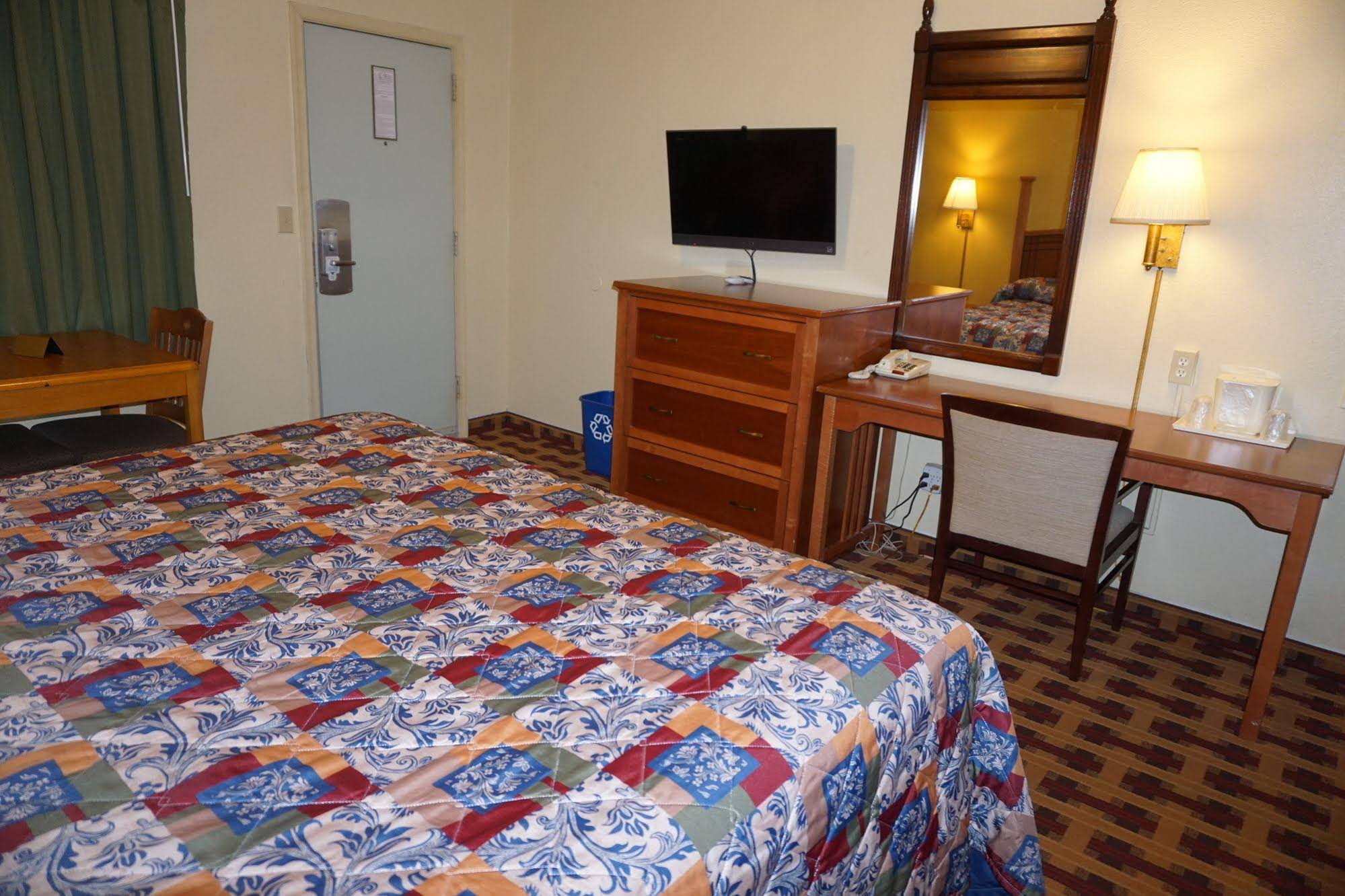 Lodge Inn Wrightstown