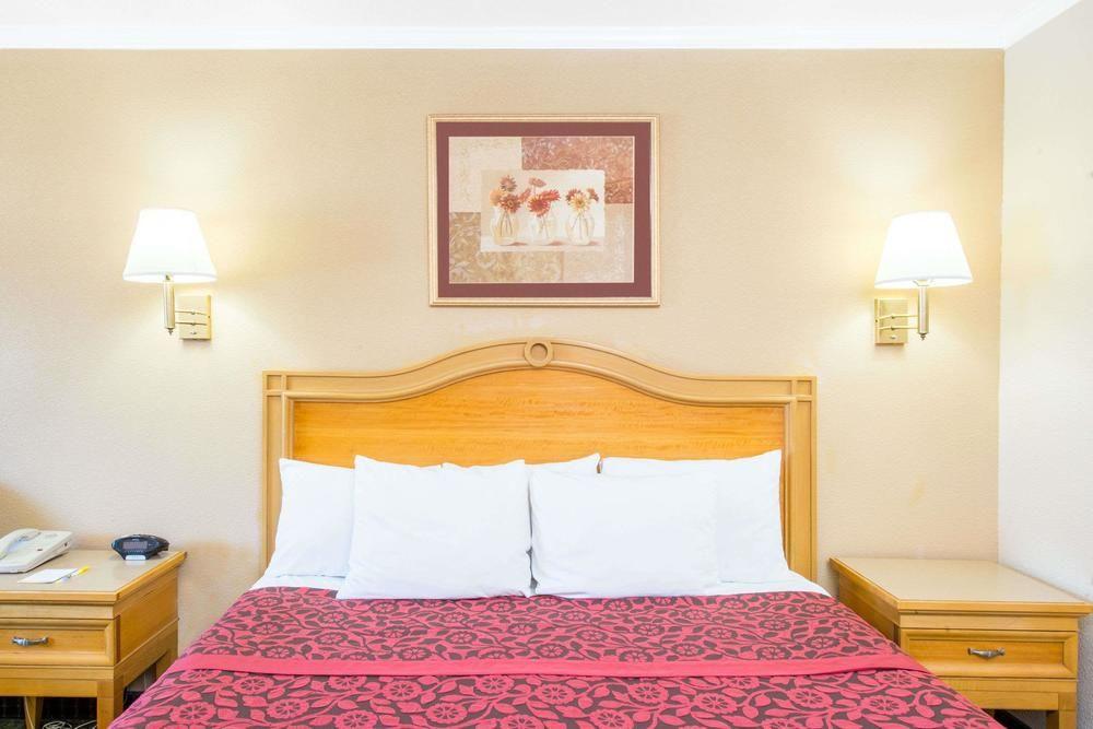 Days Inn by Wyndham Alamogordo