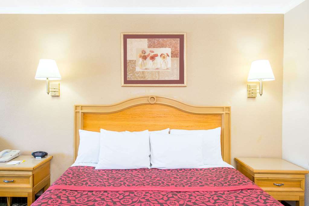 Days Inn by Wyndham Alamogordo