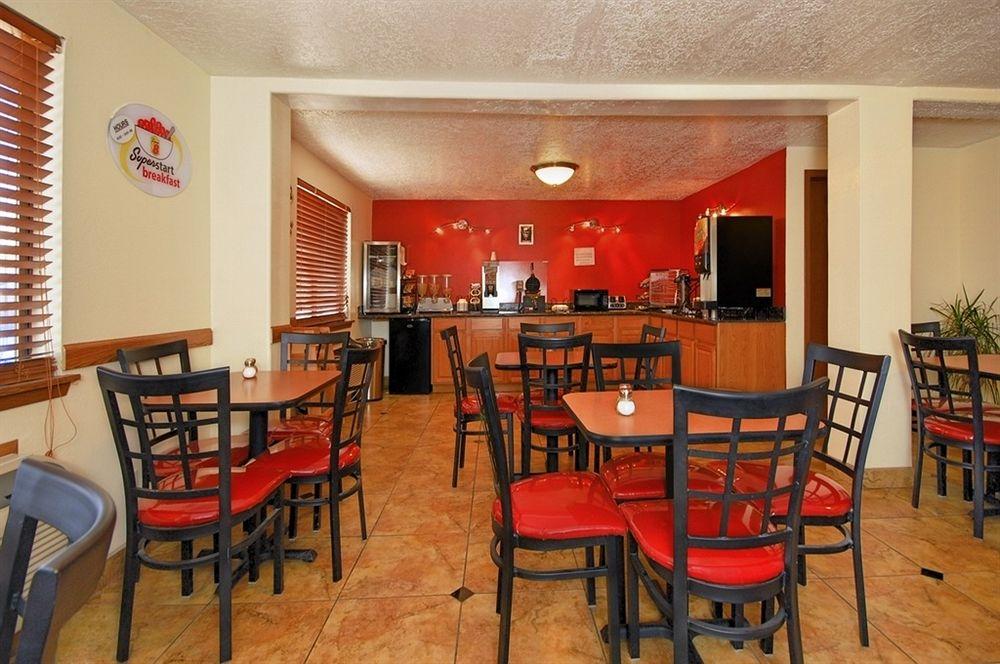 Super 8 by Wyndham Alamogordo