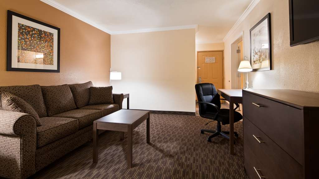 Best Western Airport Albuquerque InnSuites Hotel & Suites