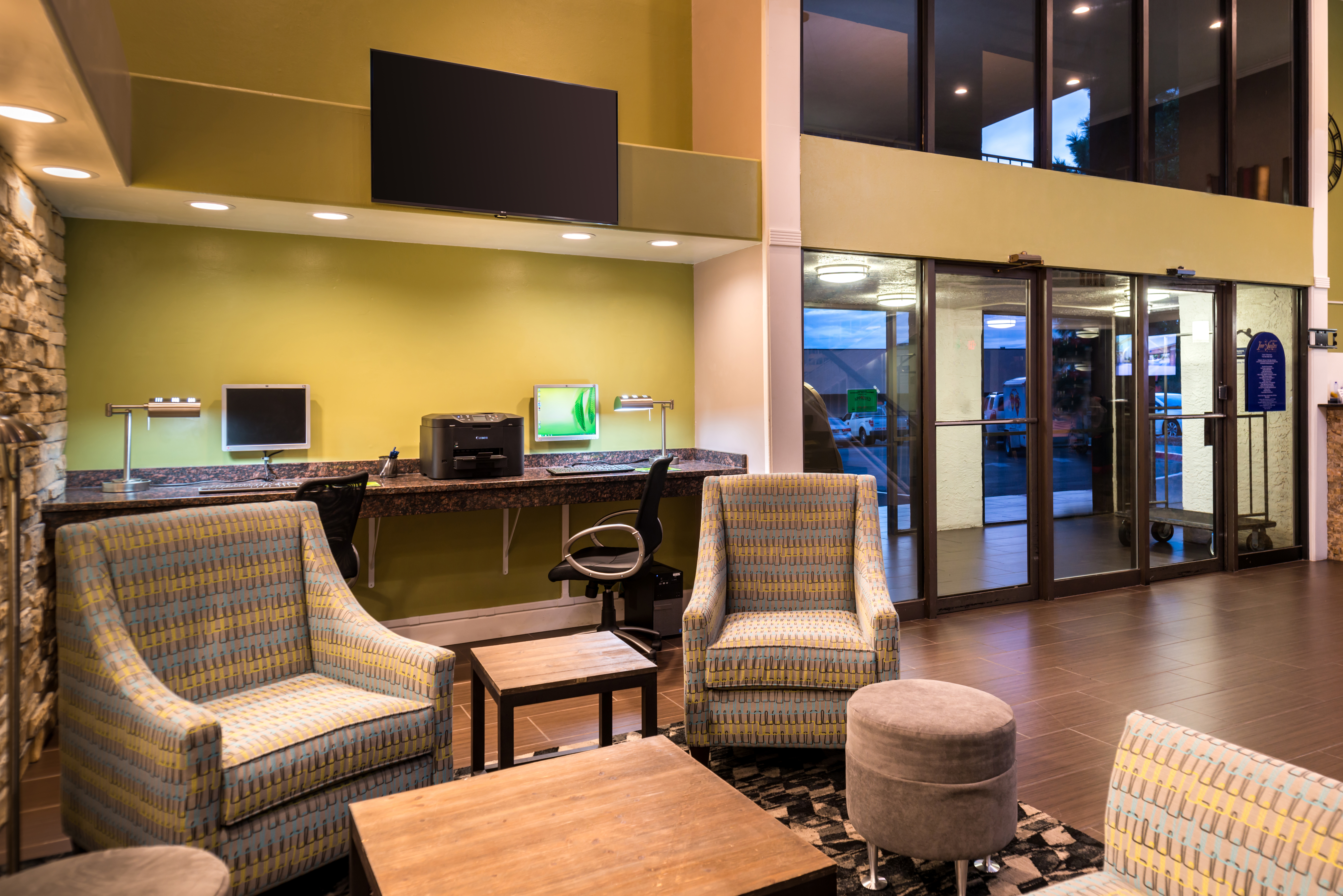 Best Western Airport Albuquerque InnSuites Hotel & Suites