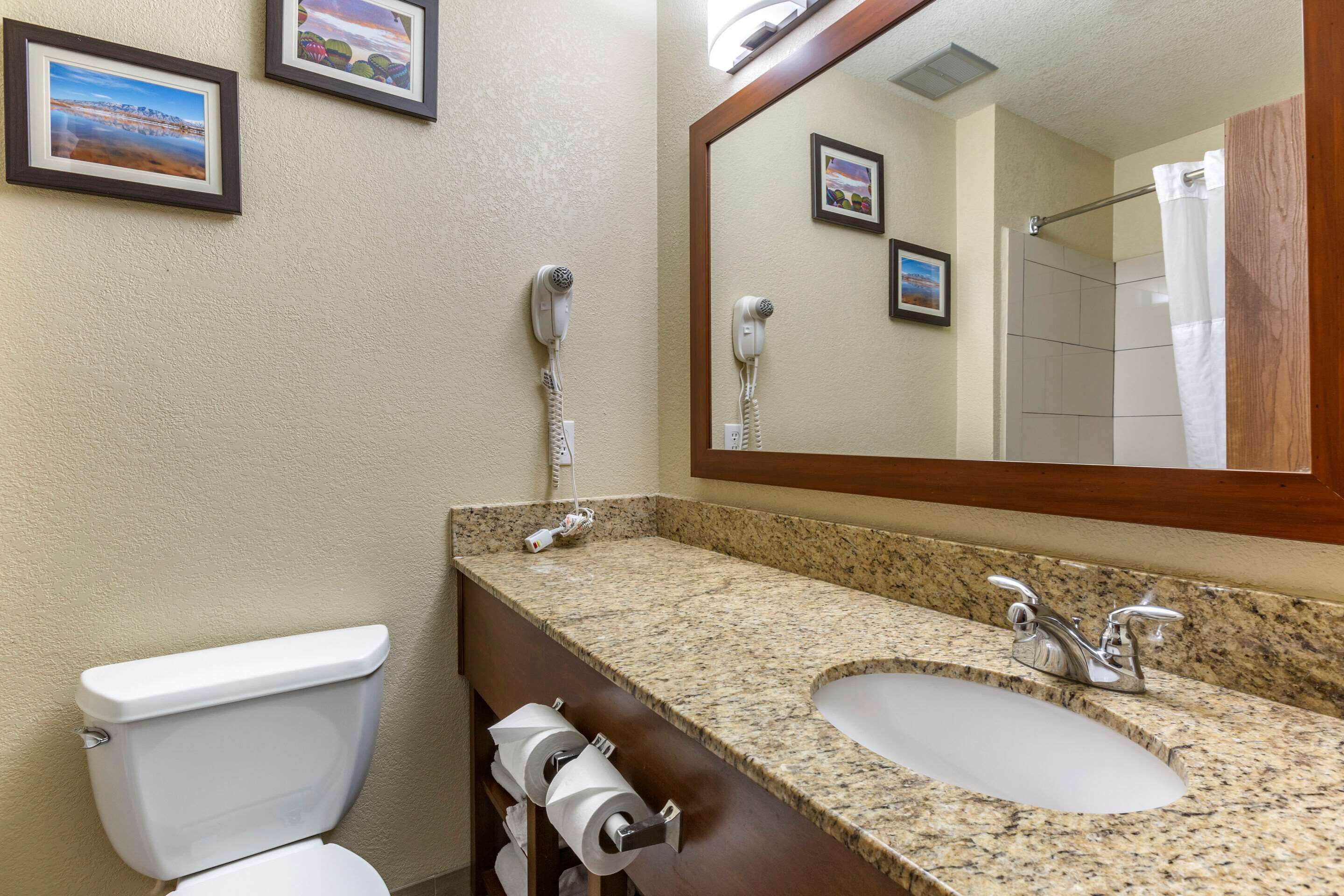 Comfort Inn & Suites Alameda at Albuquerque Balloon Fiesta Park