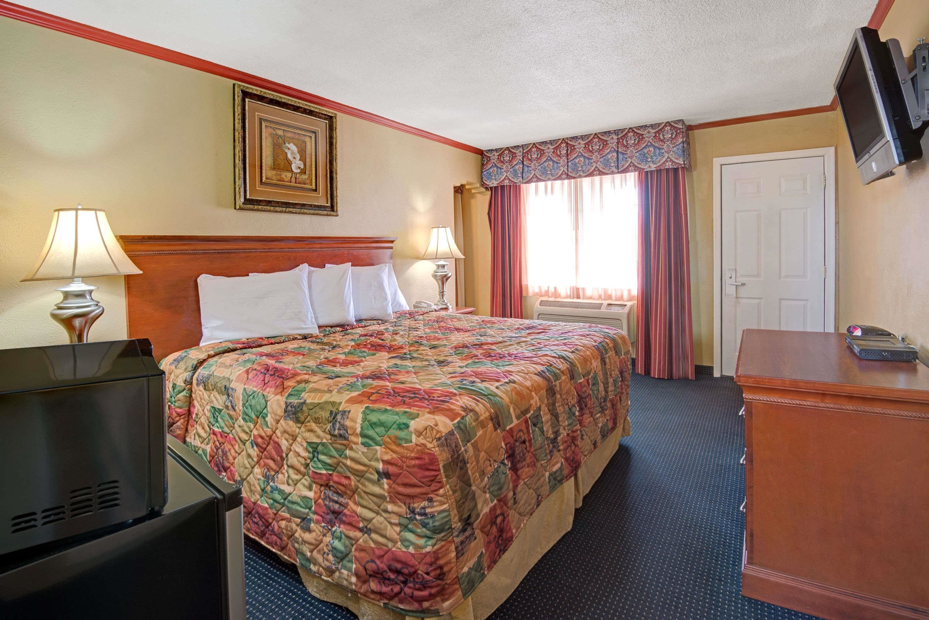 Days Inn by Wyndham Albuquerque Downtown