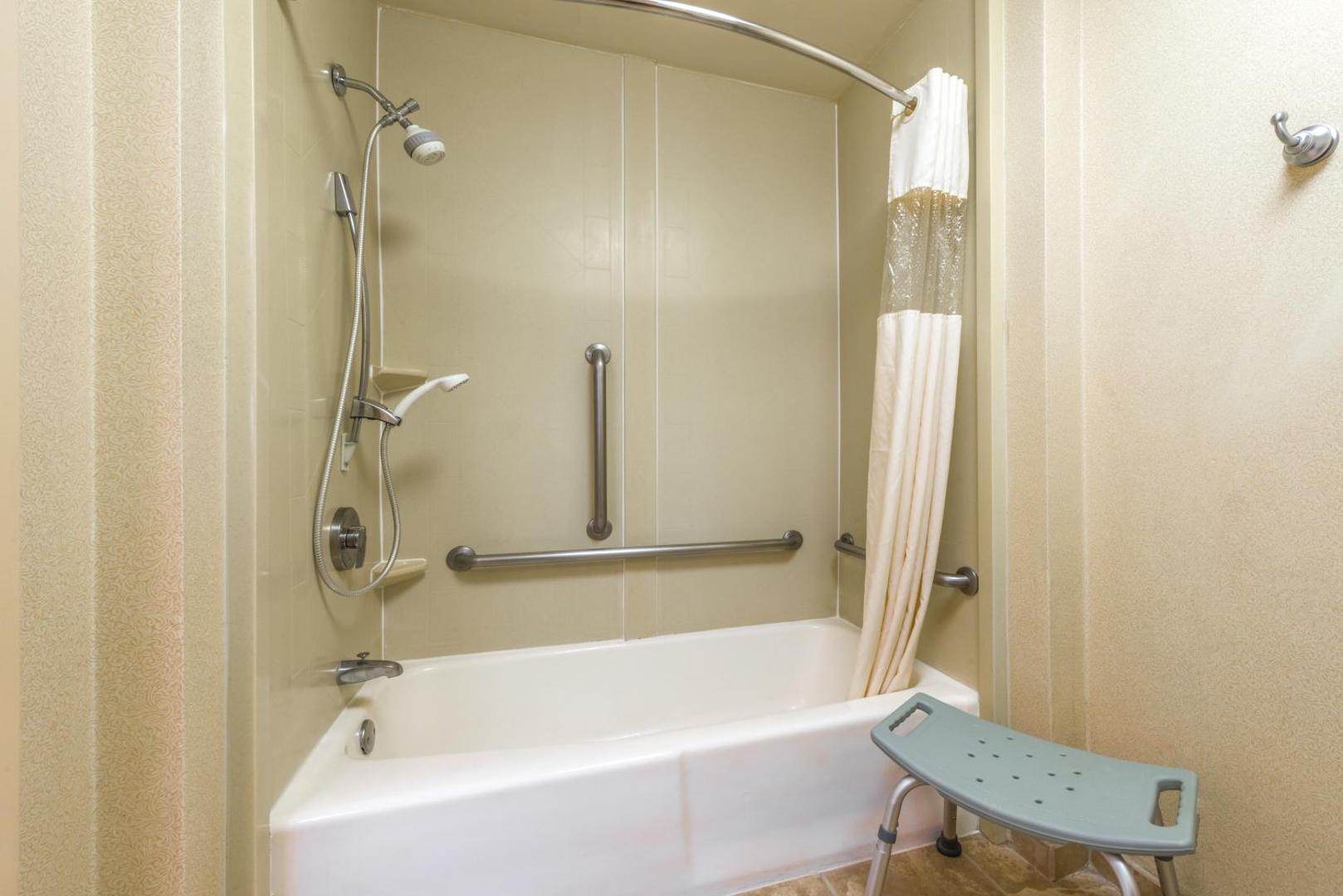 Days Inn & Suites by Wyndham Albuquerque North