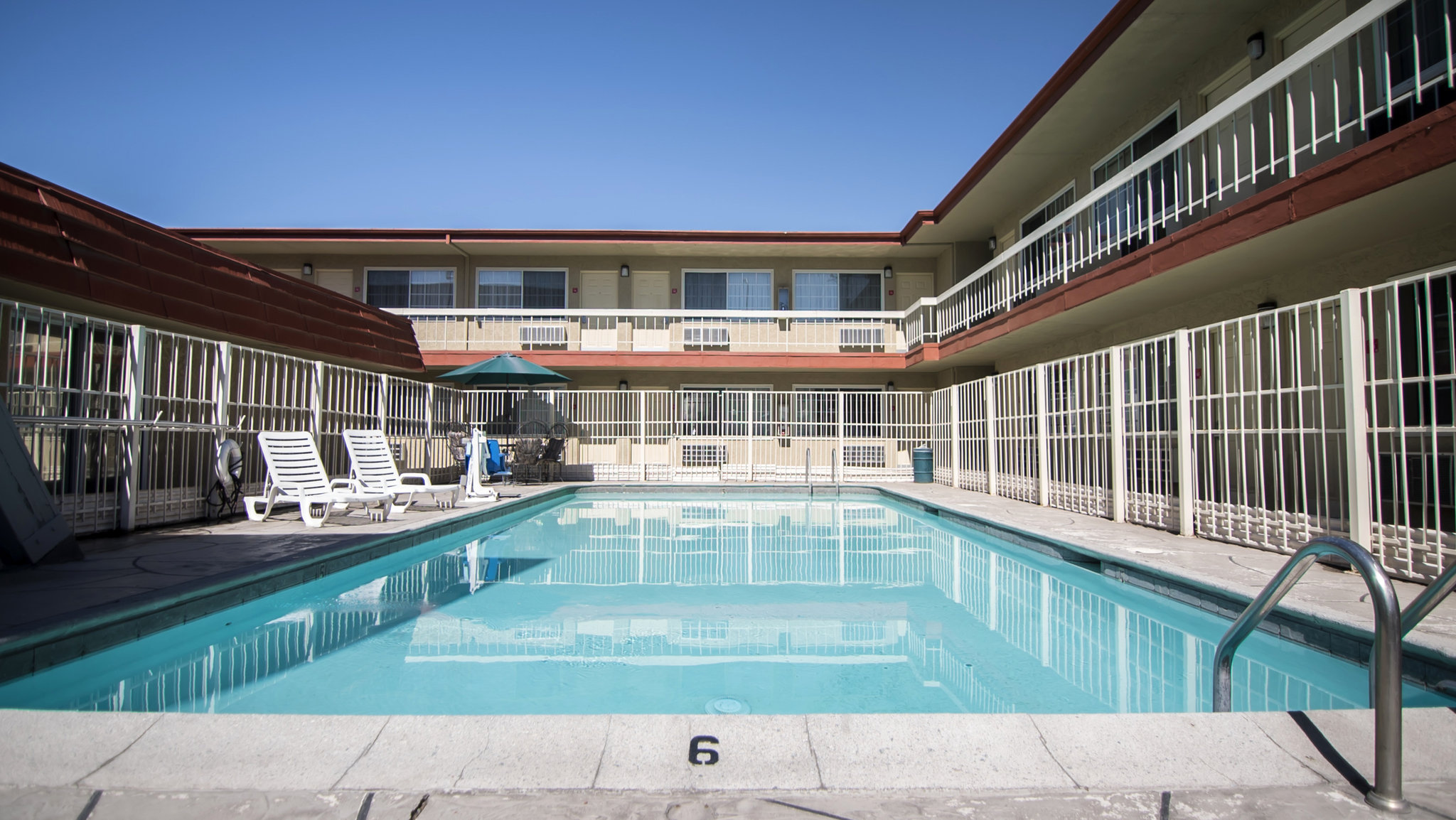 Super 8 by Wyndham Albuquerque Downtown