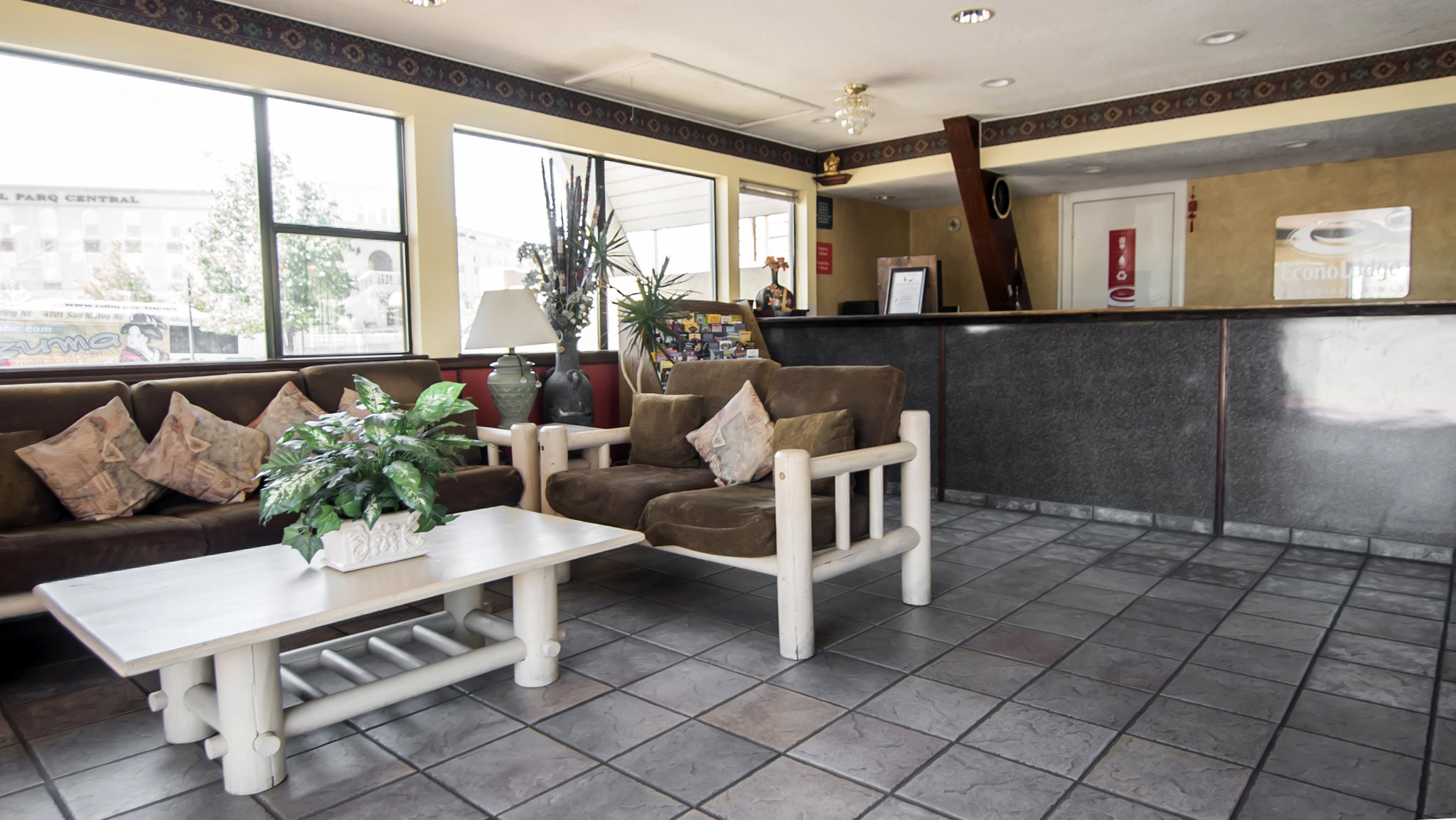 Super 8 by Wyndham Albuquerque Downtown