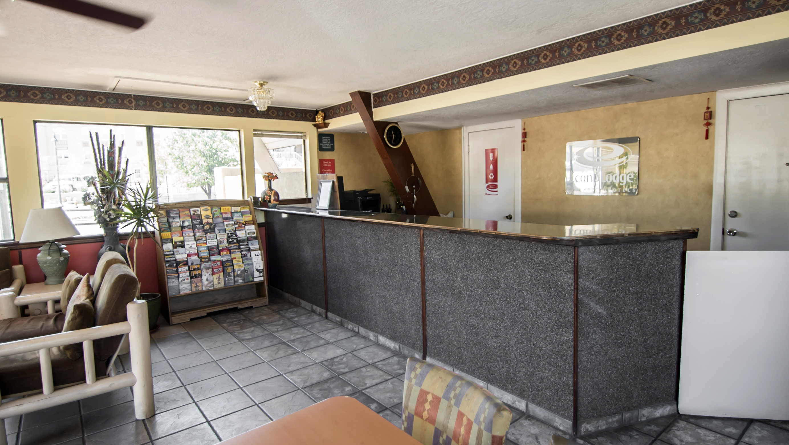 Super 8 by Wyndham Albuquerque Downtown