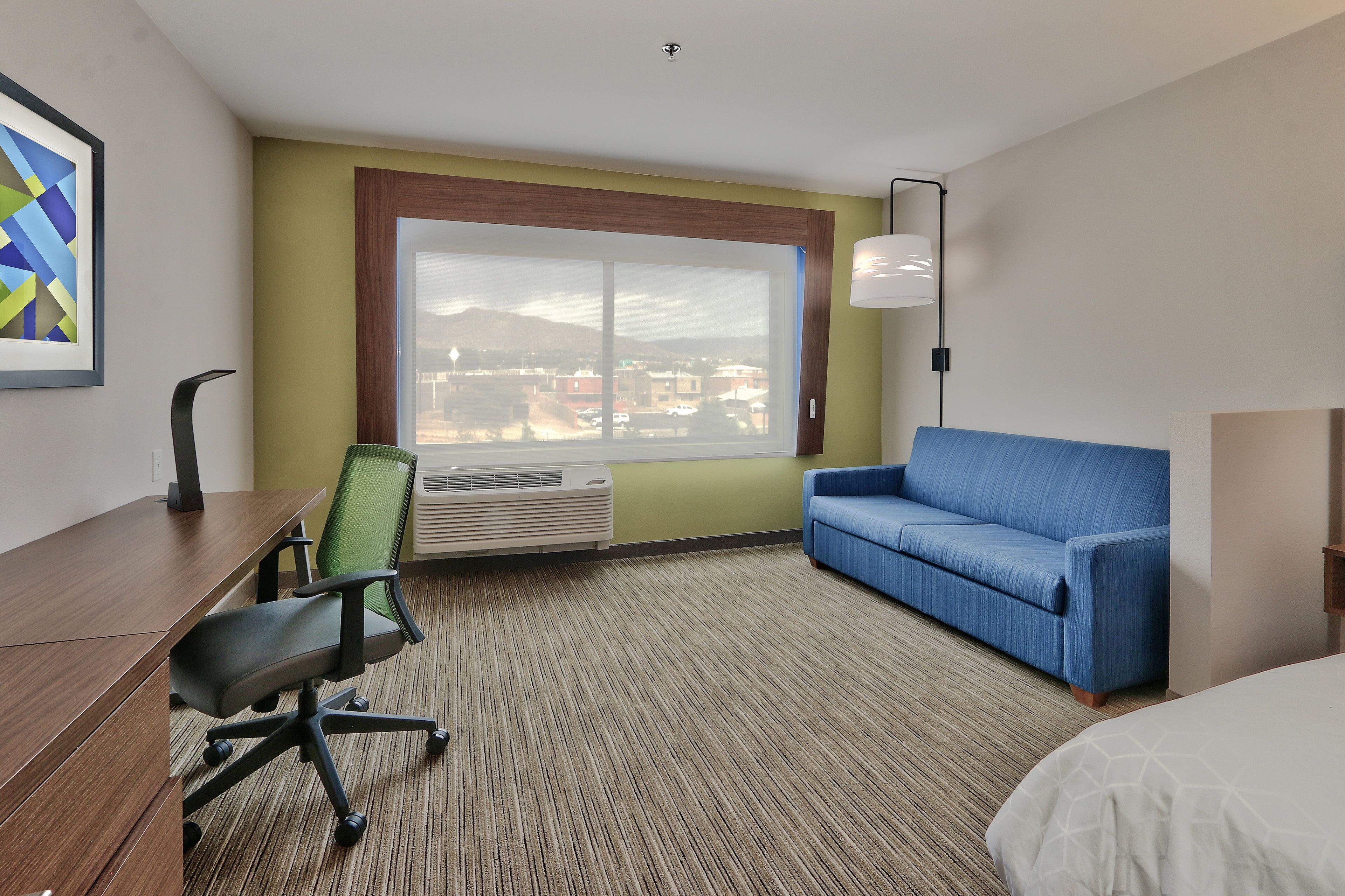 Holiday Inn Express & Suites Albuquerque East