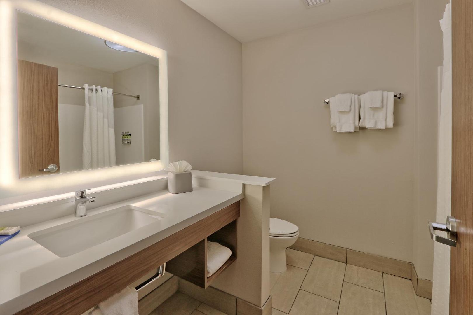 Holiday Inn Express & Suites Albuquerque East