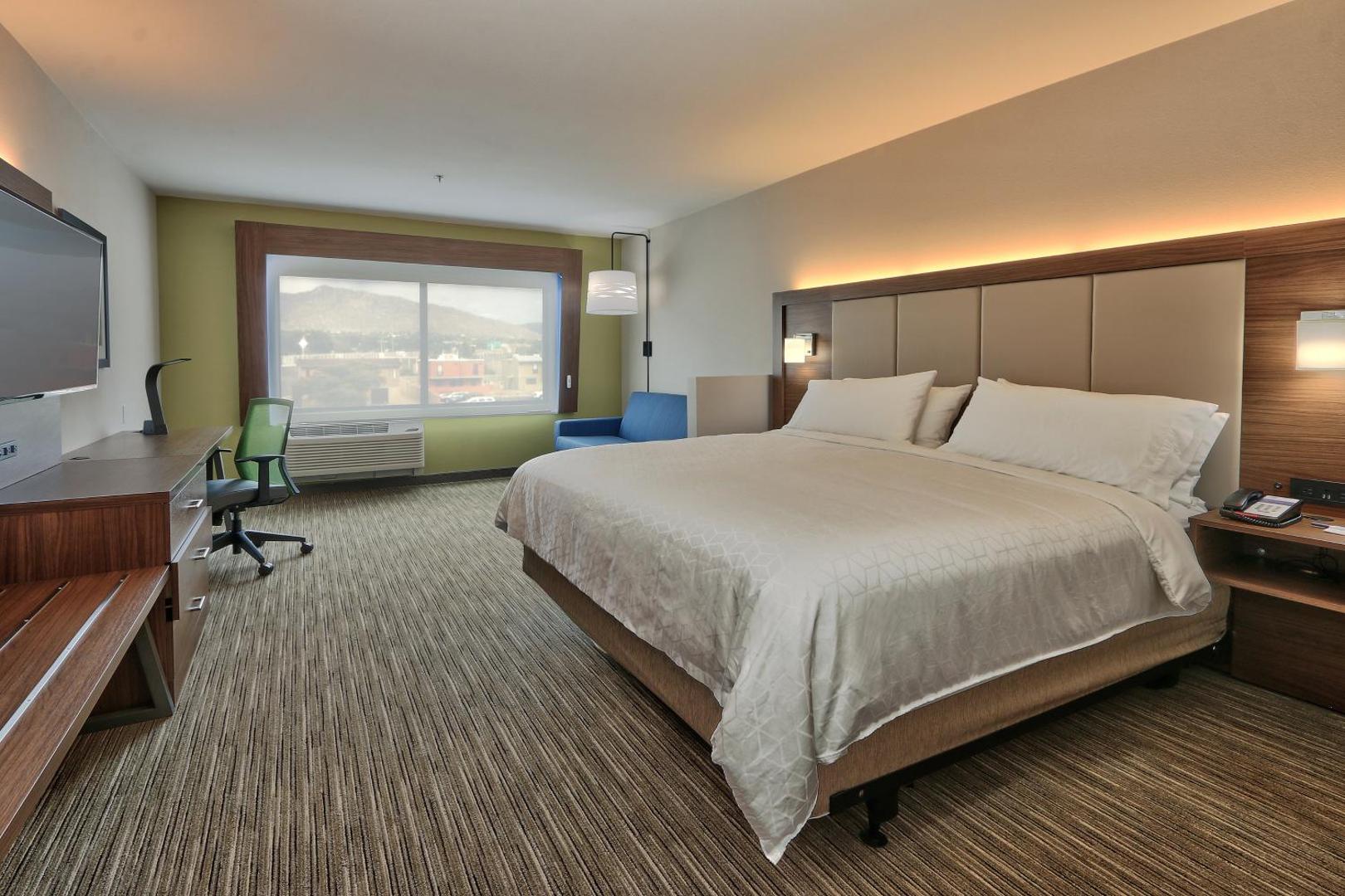 Holiday Inn Express & Suites Albuquerque East