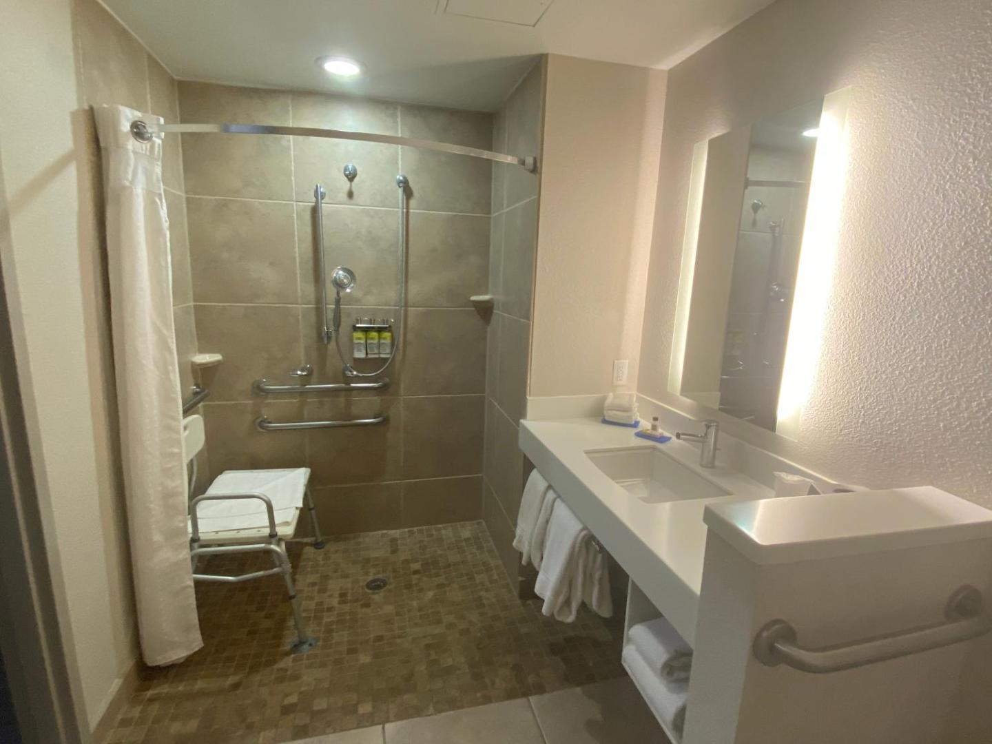 Holiday Inn Express & Suites Albuquerque Historic Old Town