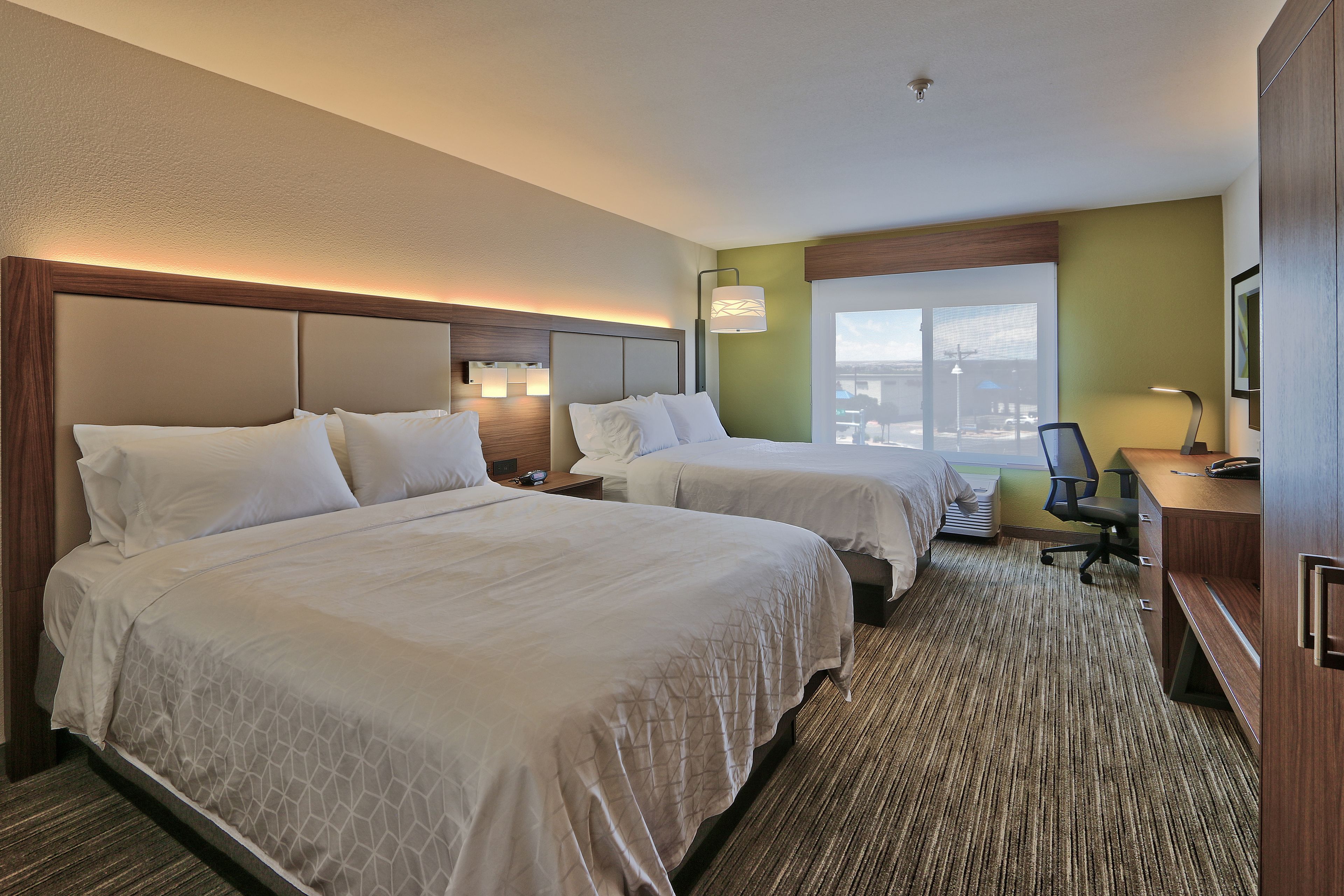 Holiday Inn Express & Suites Albuquerque Historic Old Town