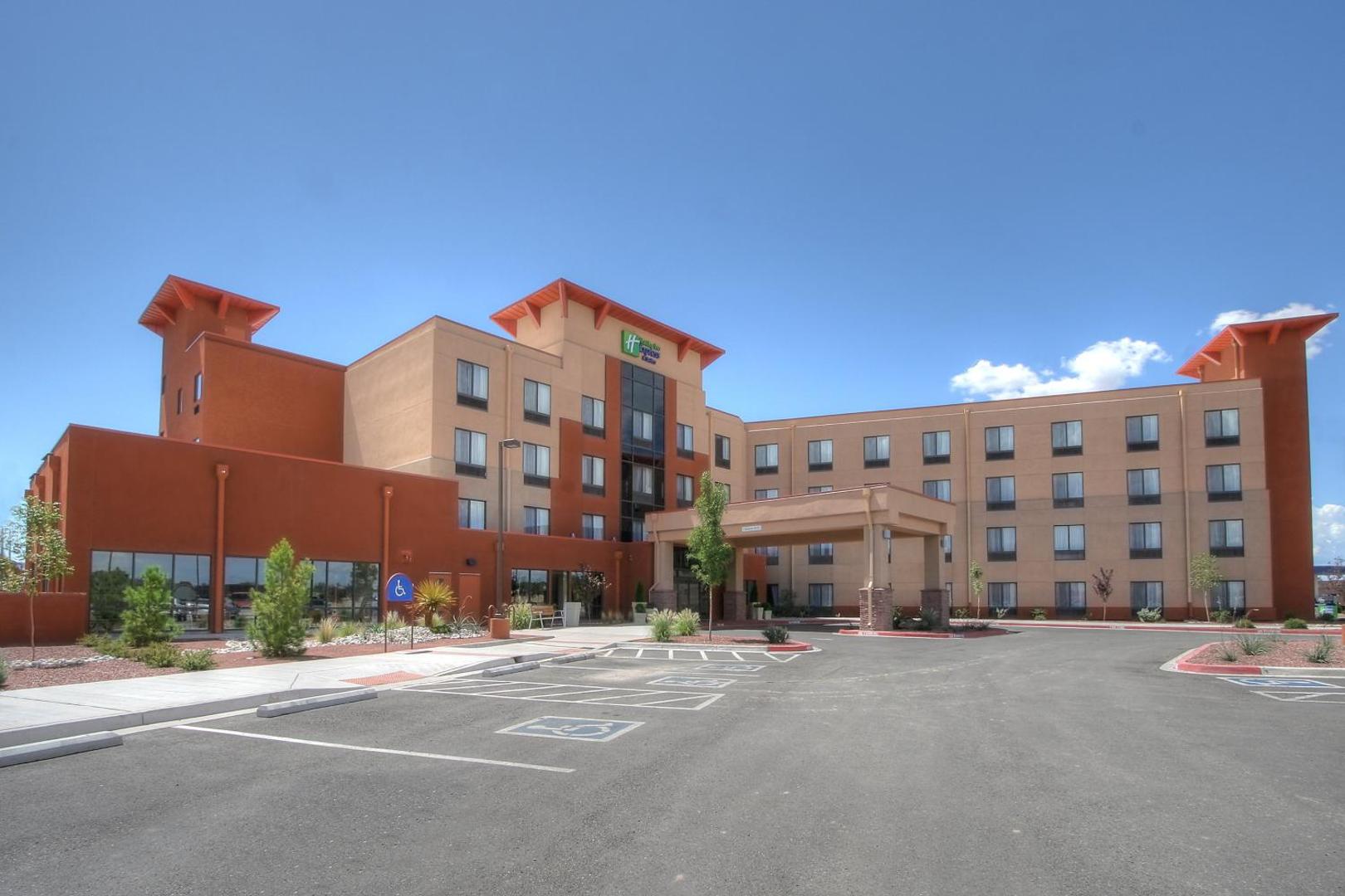 Holiday Inn Express & Suites Albuquerque Historic Old Town