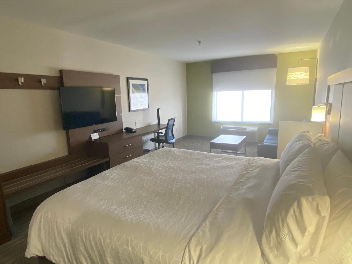 Holiday Inn Express & Suites Albuquerque Historic Old Town