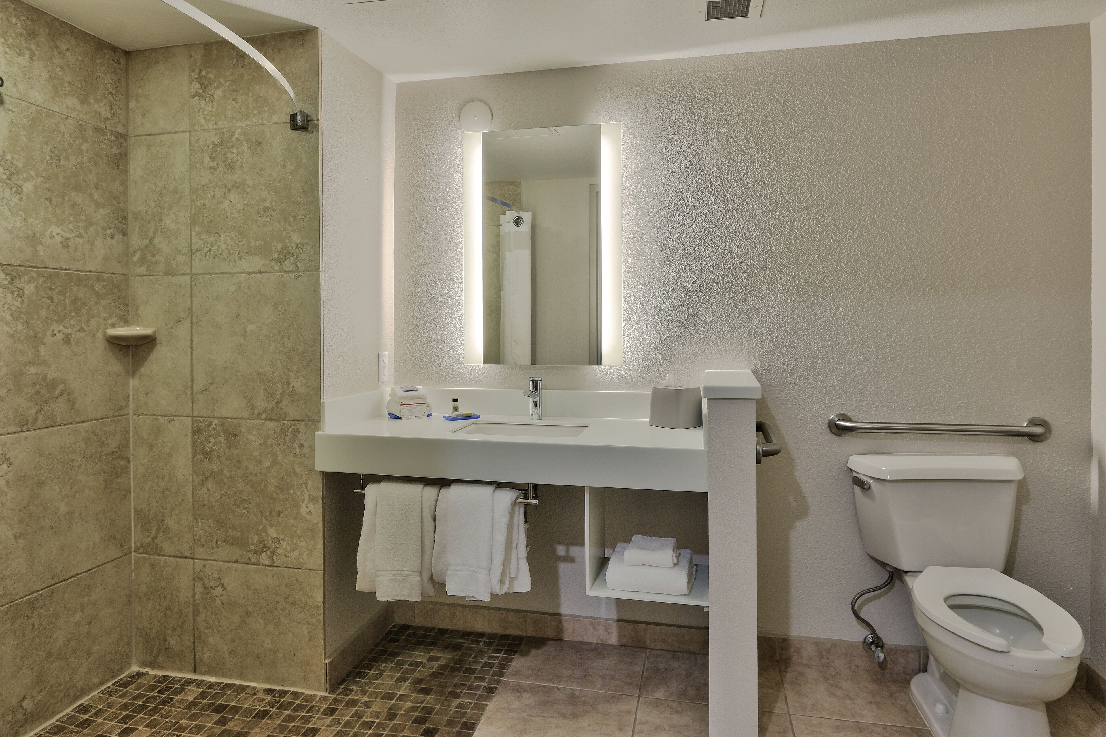 Holiday Inn Express & Suites Albuquerque Historic Old Town
