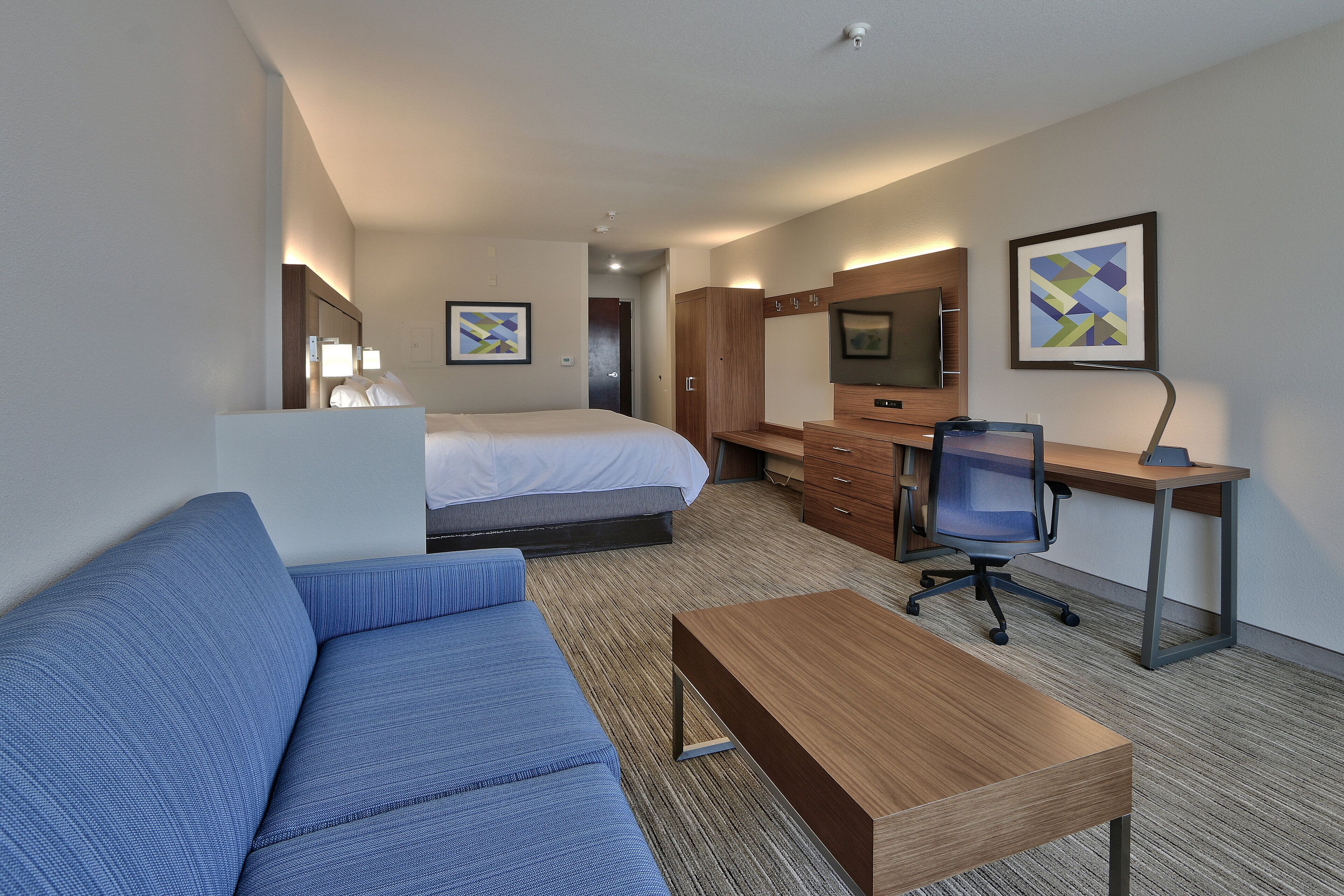 Holiday Inn Express & Suites Albuquerque Historic Old Town