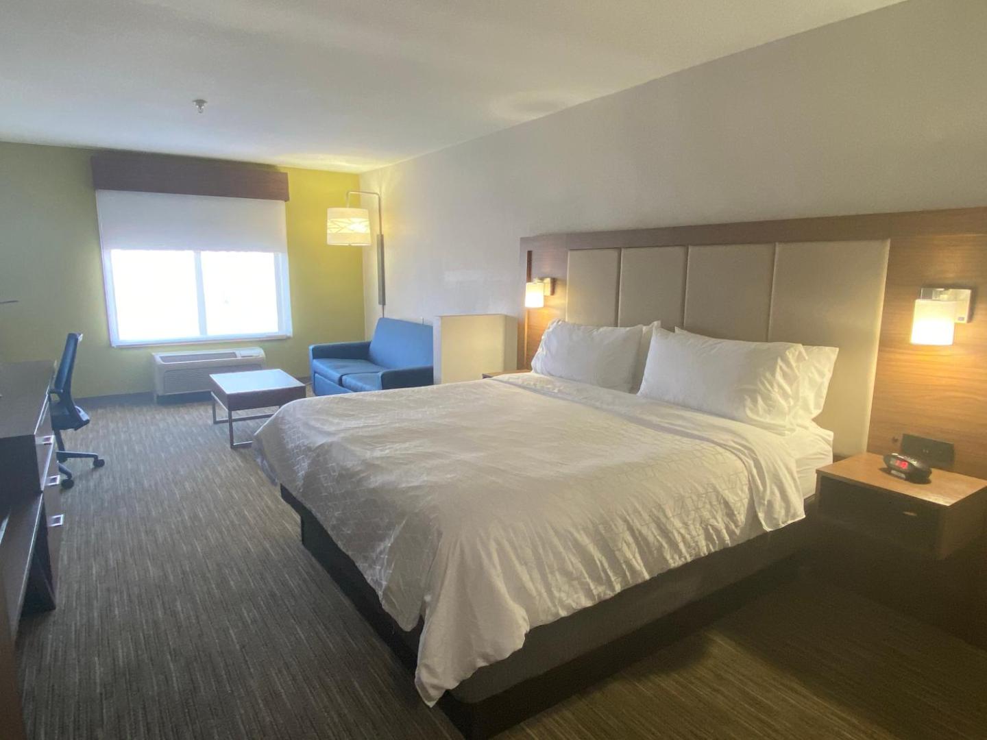 Holiday Inn Express & Suites Albuquerque Historic Old Town