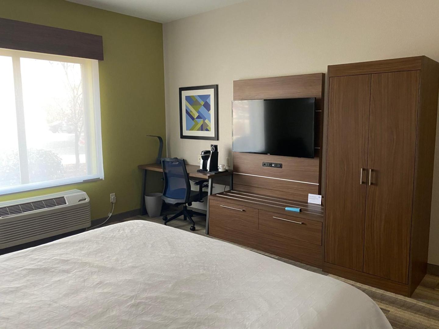 Holiday Inn Express & Suites Albuquerque Historic Old Town