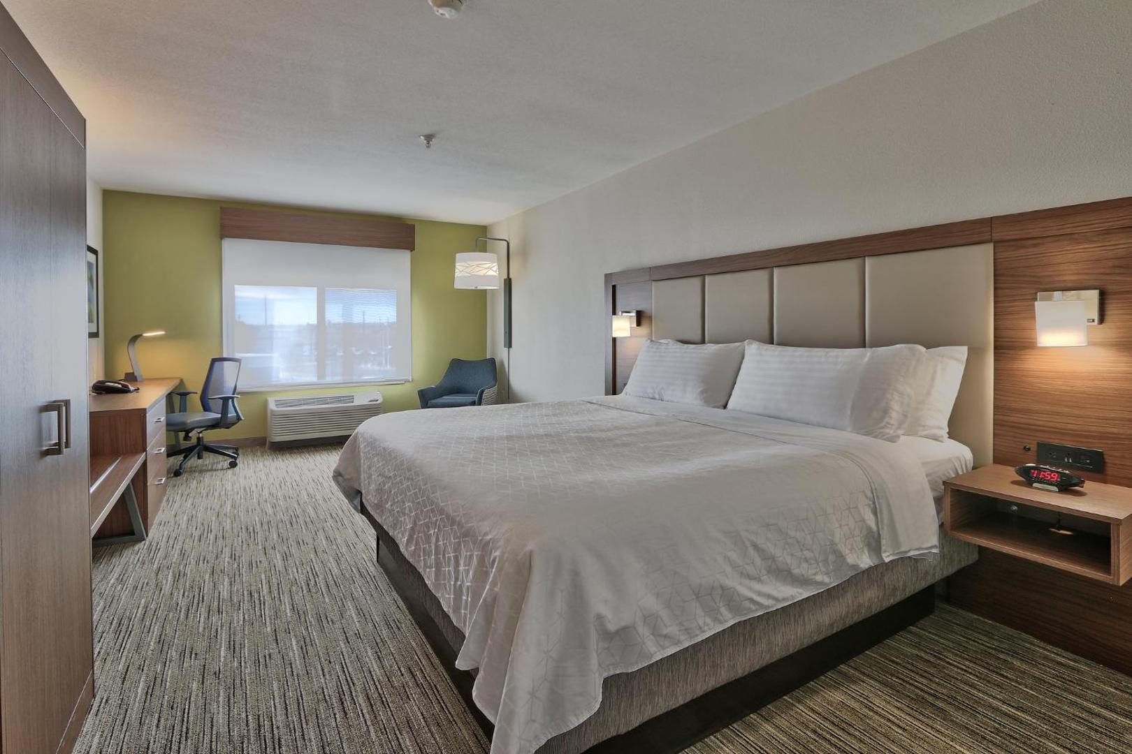 Holiday Inn Express & Suites Albuquerque Historic Old Town