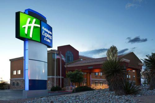 Holiday Inn Express Hotel & Suites Albuquerque - North Balloon Fiesta Park
