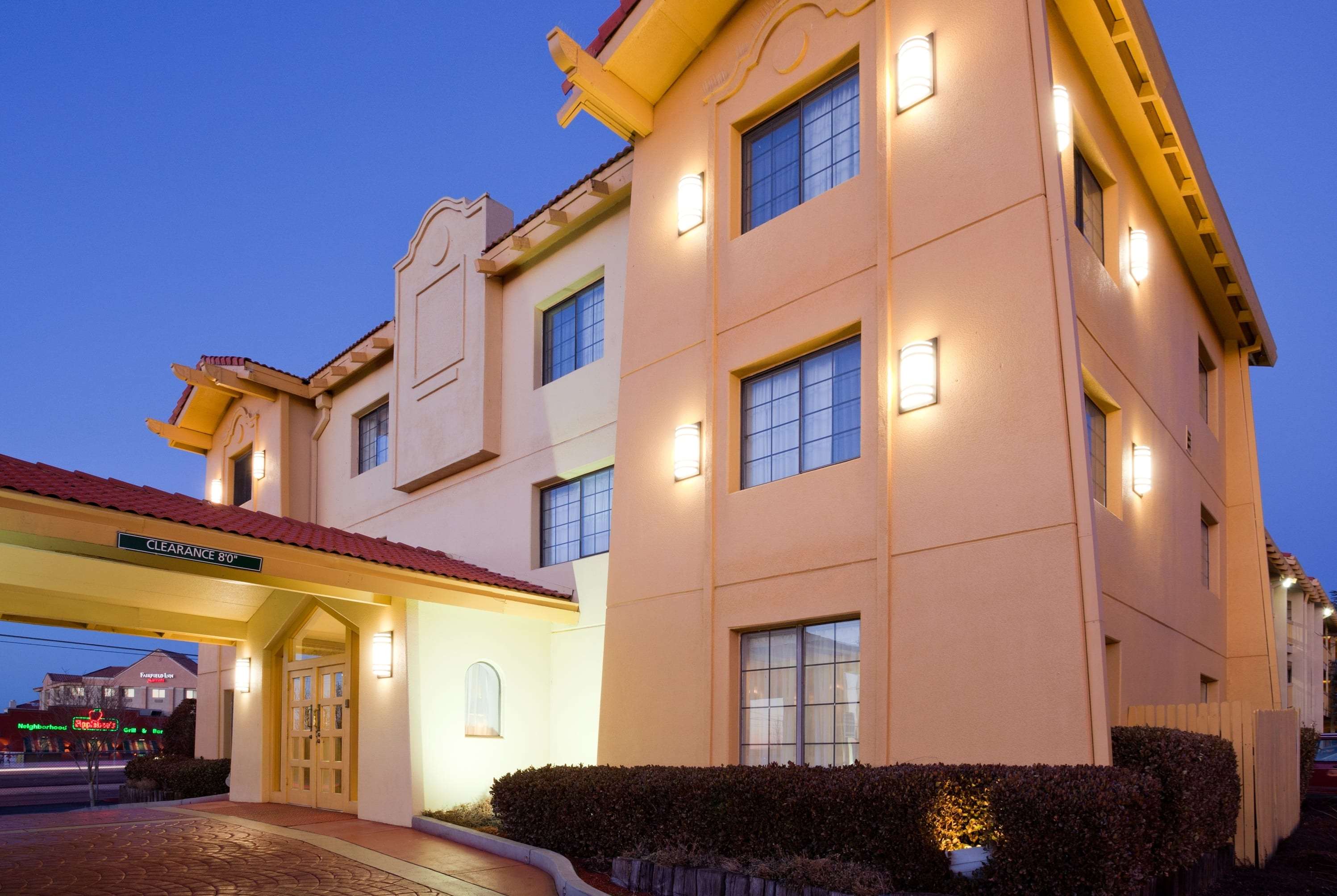 La Quinta Inn by Wyndham Albuquerque Airport