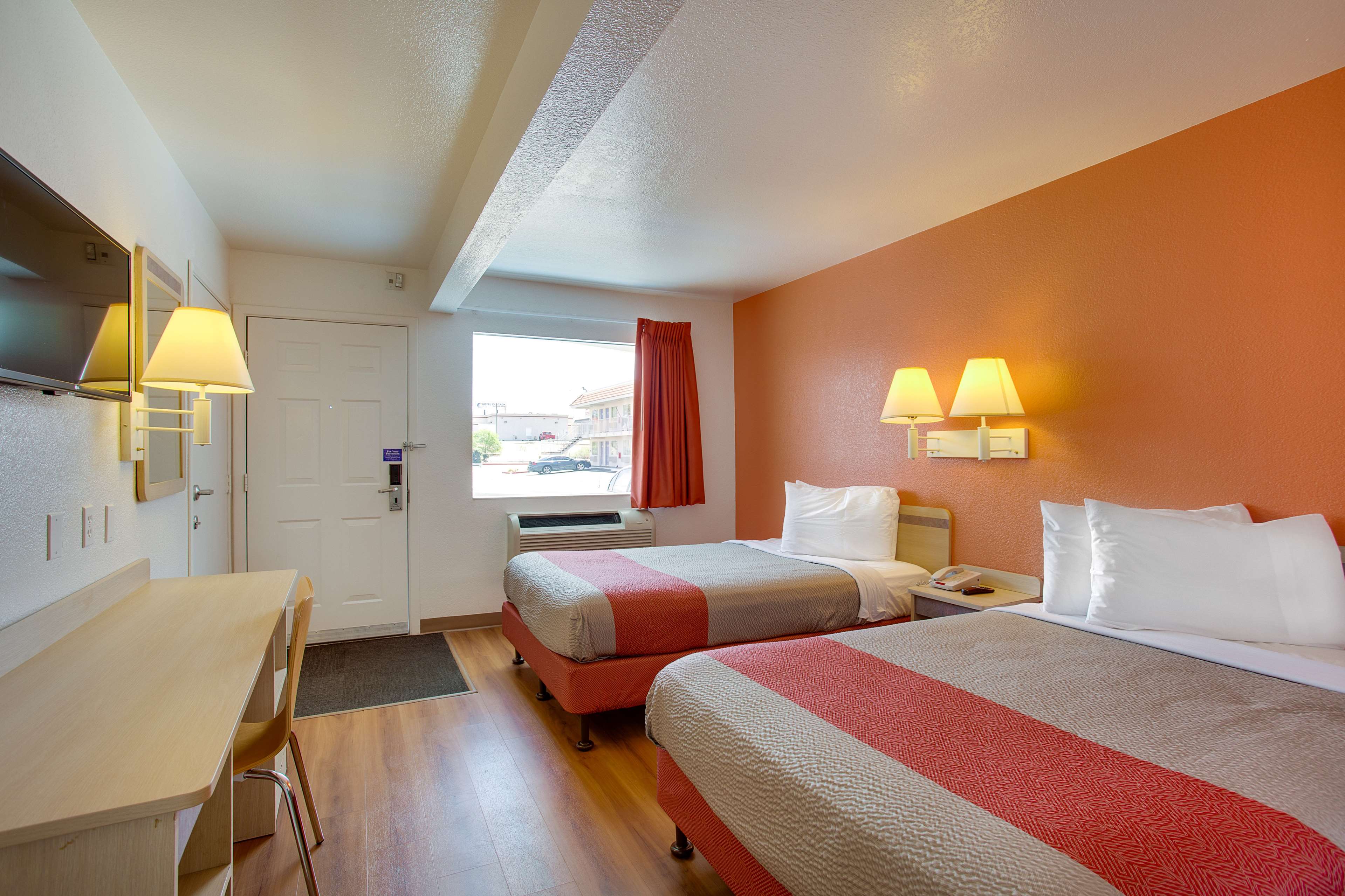Motel 6 Albuquerque - Carlisle