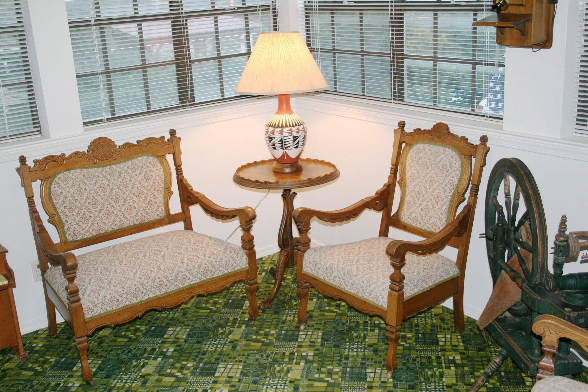 Red Horse Vineyard Bed & Breakfast