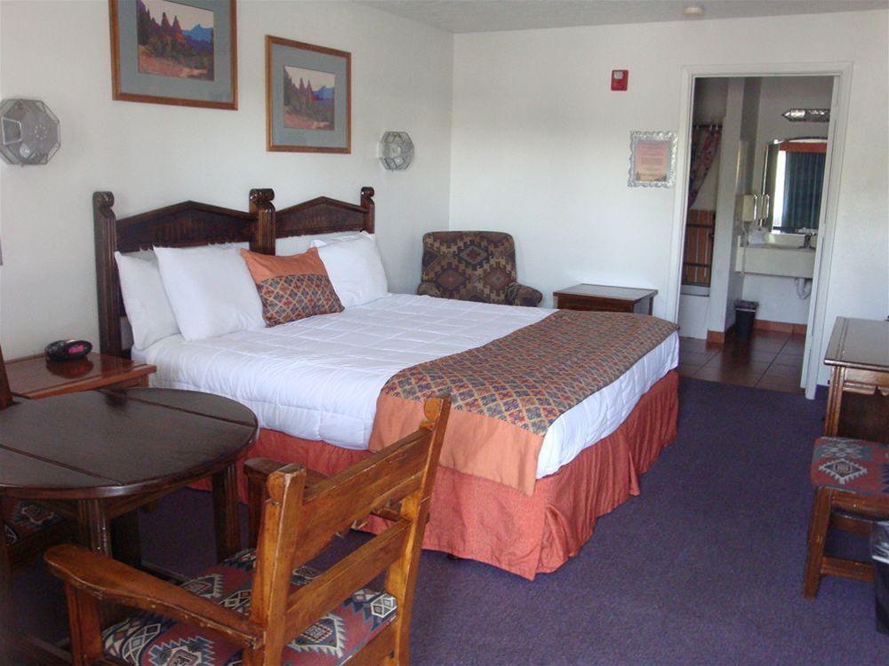 Sandia Peak Inn Old Town ABQ a Howard Johnson by Wyndham