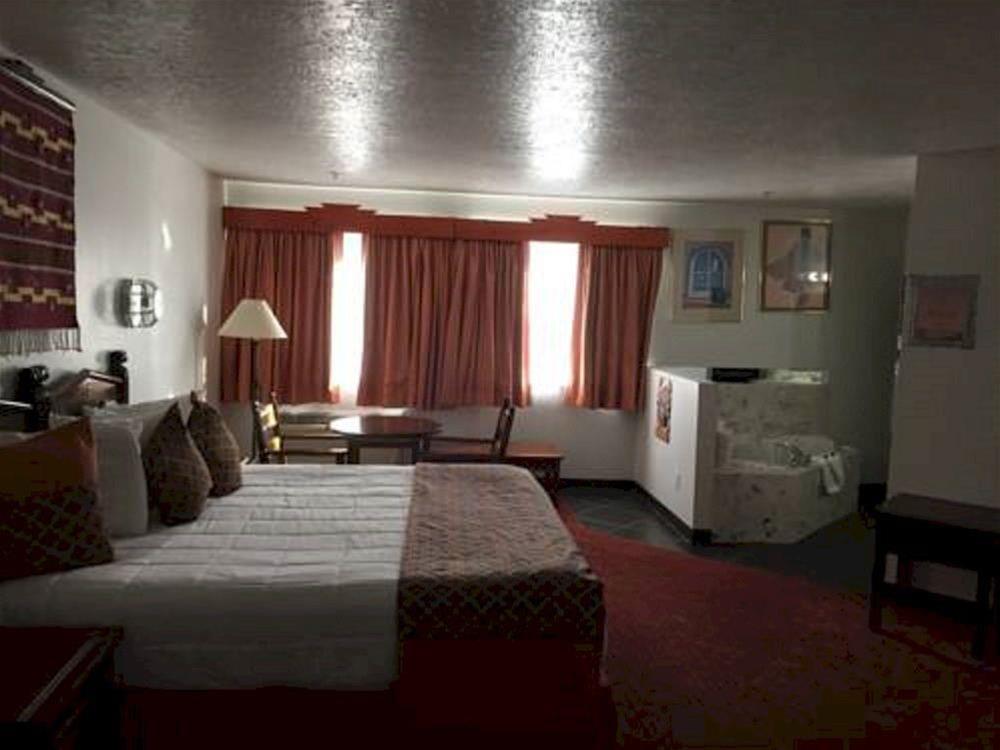 Sandia Peak Inn Old Town ABQ a Howard Johnson by Wyndham