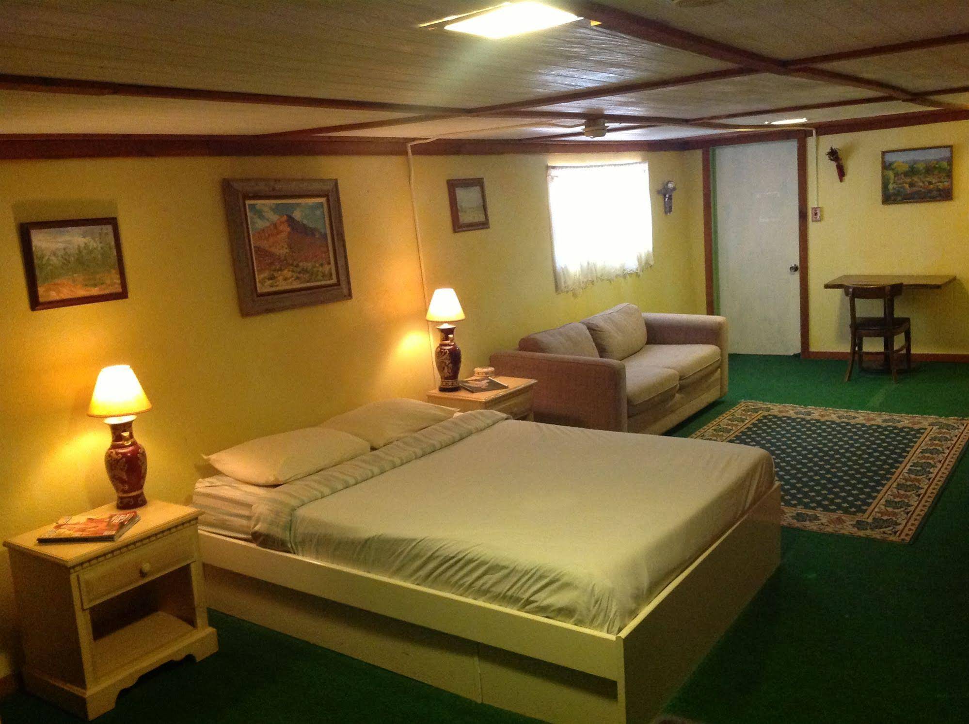 SnowMansion Eco Adventure Lodge & Hostel