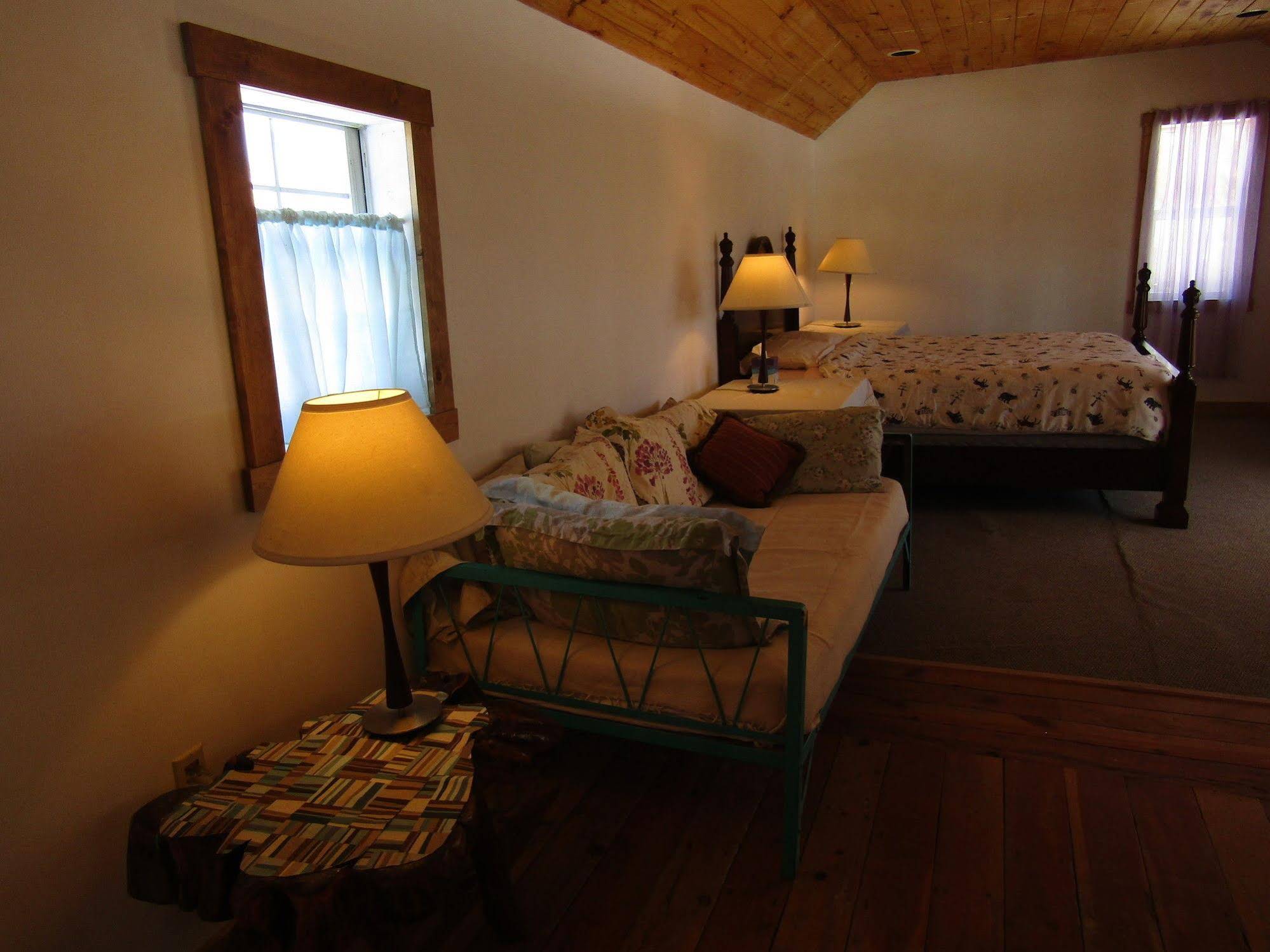 SnowMansion Eco Adventure Lodge & Hostel