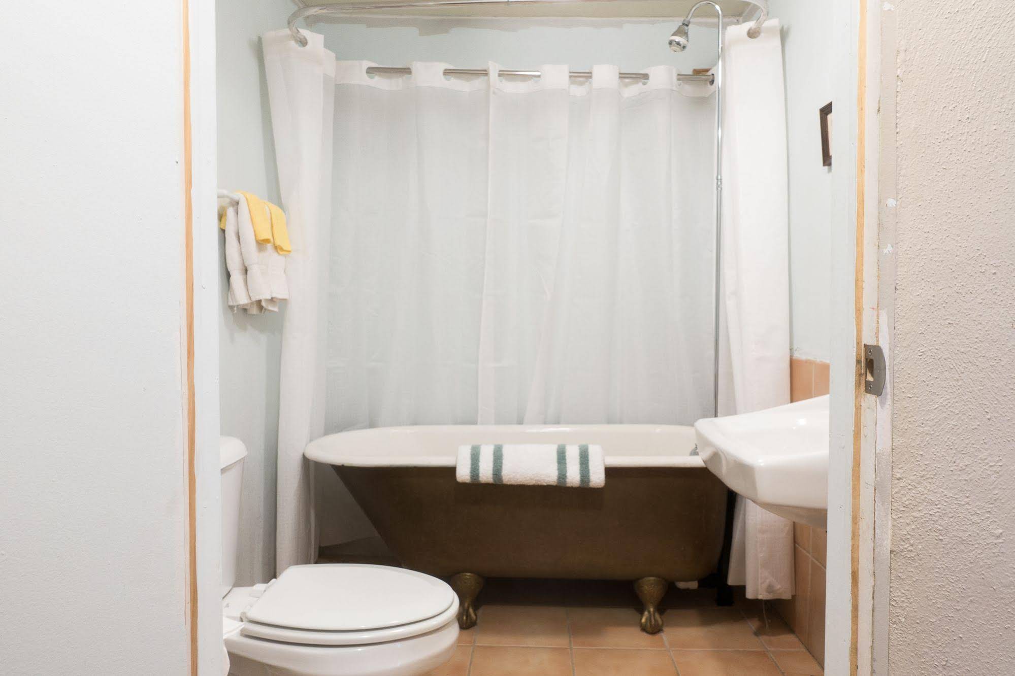 SnowMansion Eco Adventure Lodge & Hostel