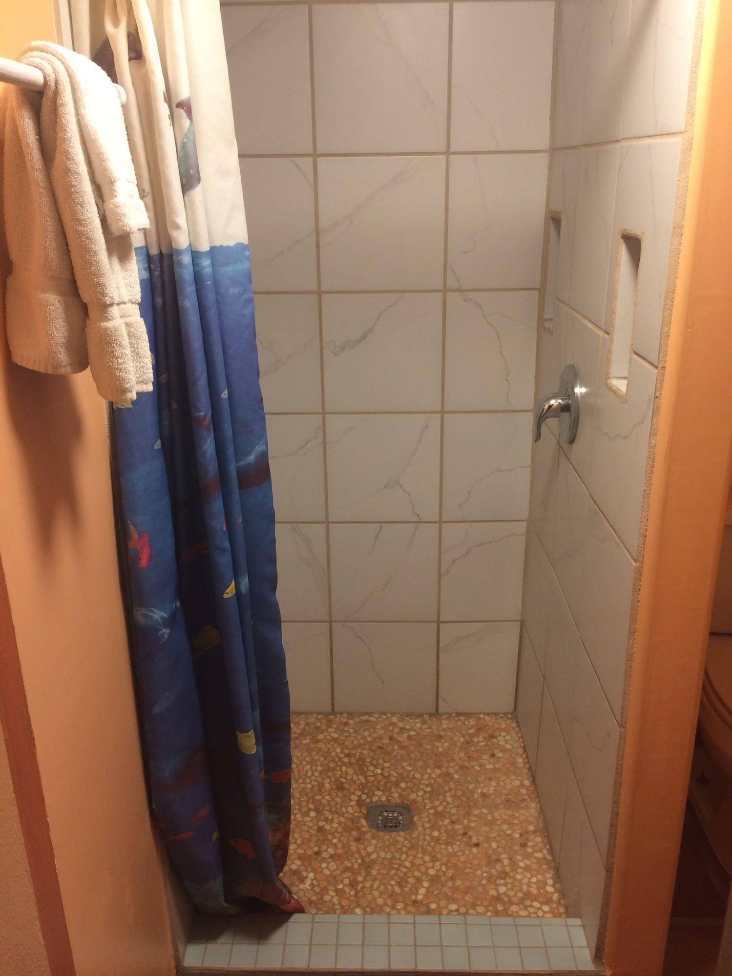 SnowMansion Eco Adventure Lodge & Hostel